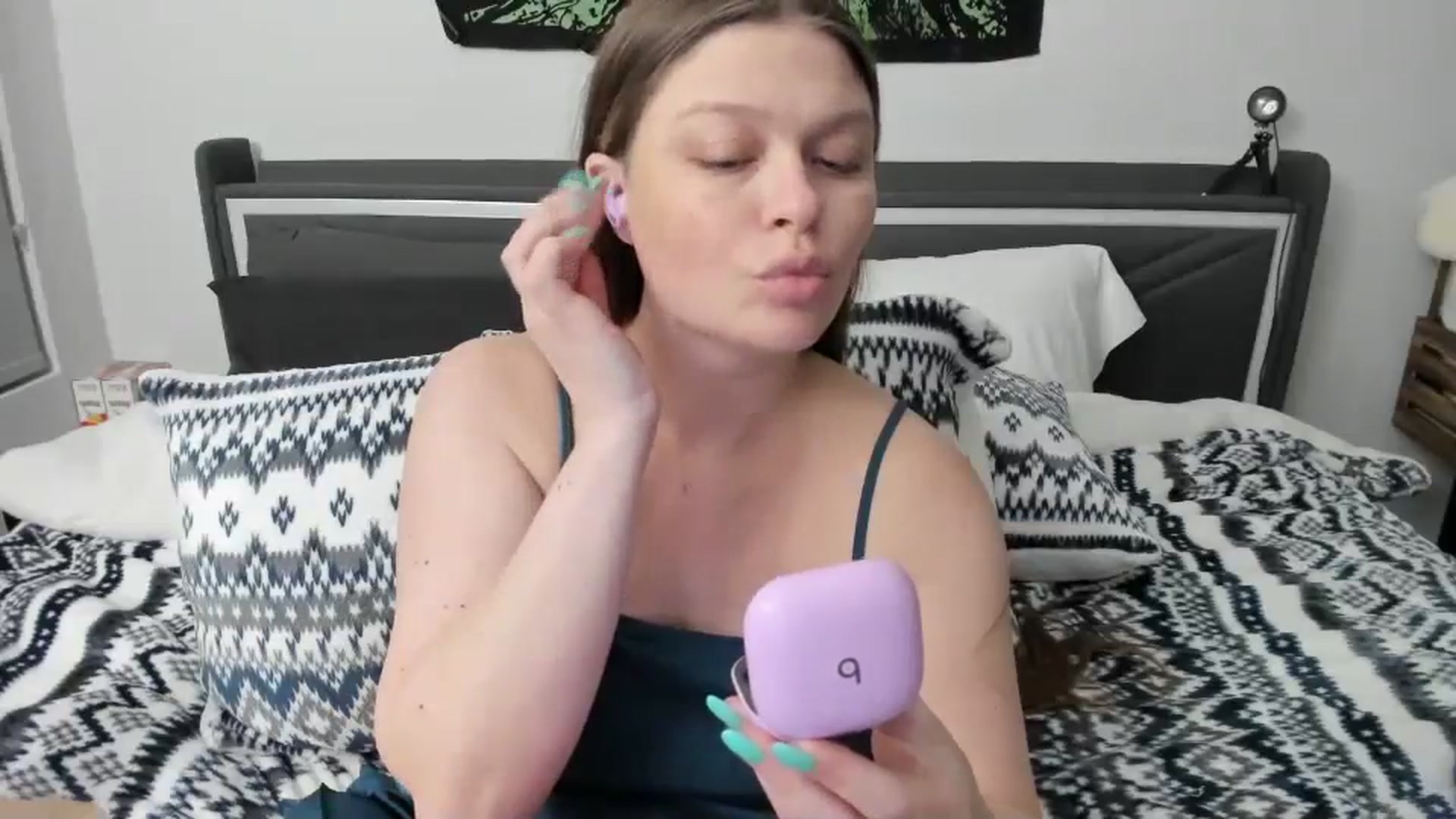 Gallery image thumbnail from Serina_'s myfreecams stream on, 05/08/2025, 09:17 image 17 of 20