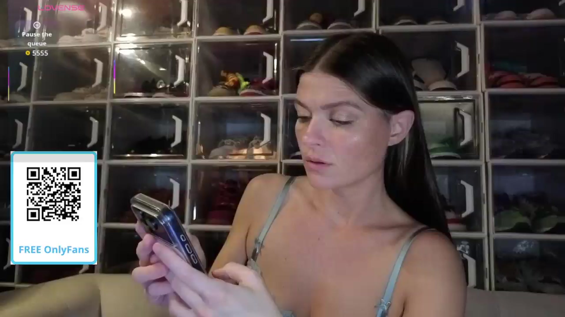 Gallery image thumbnail from Serina_'s myfreecams stream on, 08/13/2026, 09:14 image 14 of 20