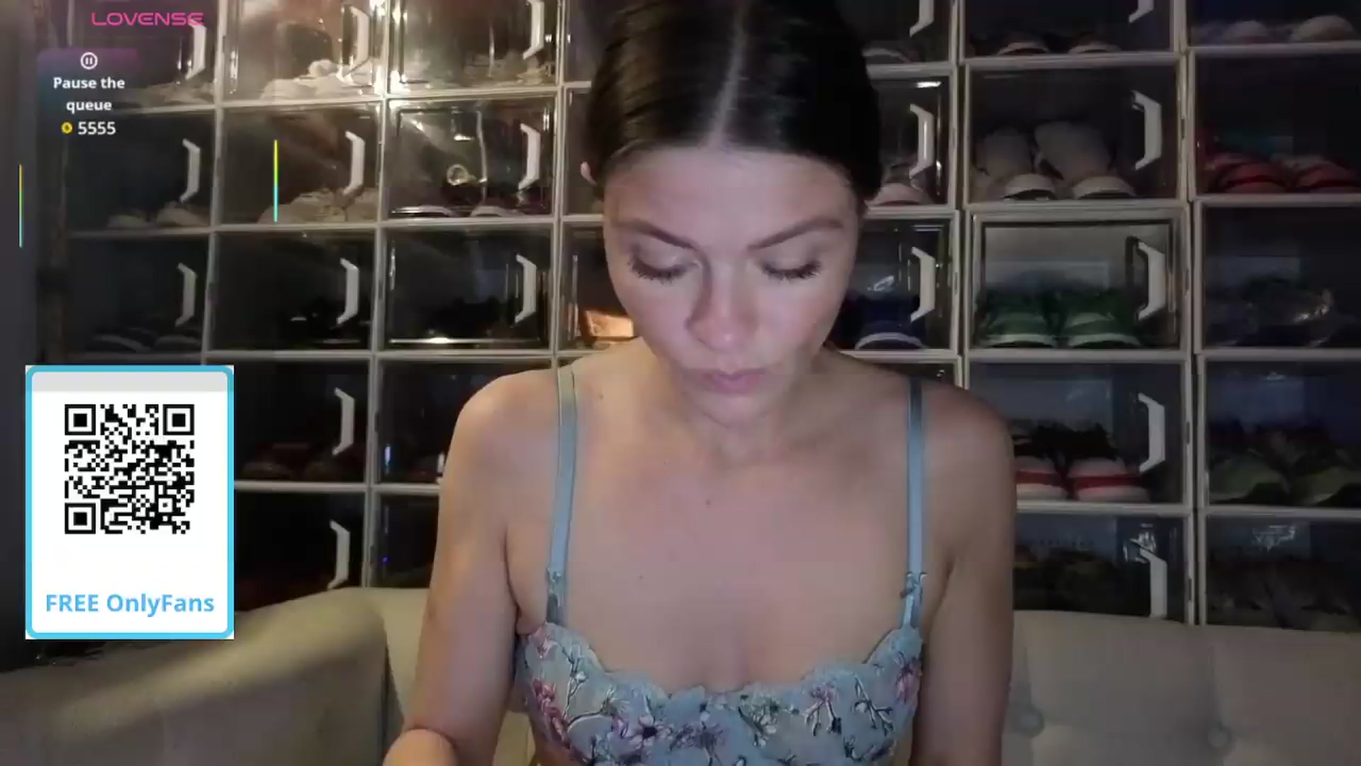 Gallery image thumbnail from Serina_'s myfreecams stream on, 08/13/2026, 09:14 image 3 of 20
