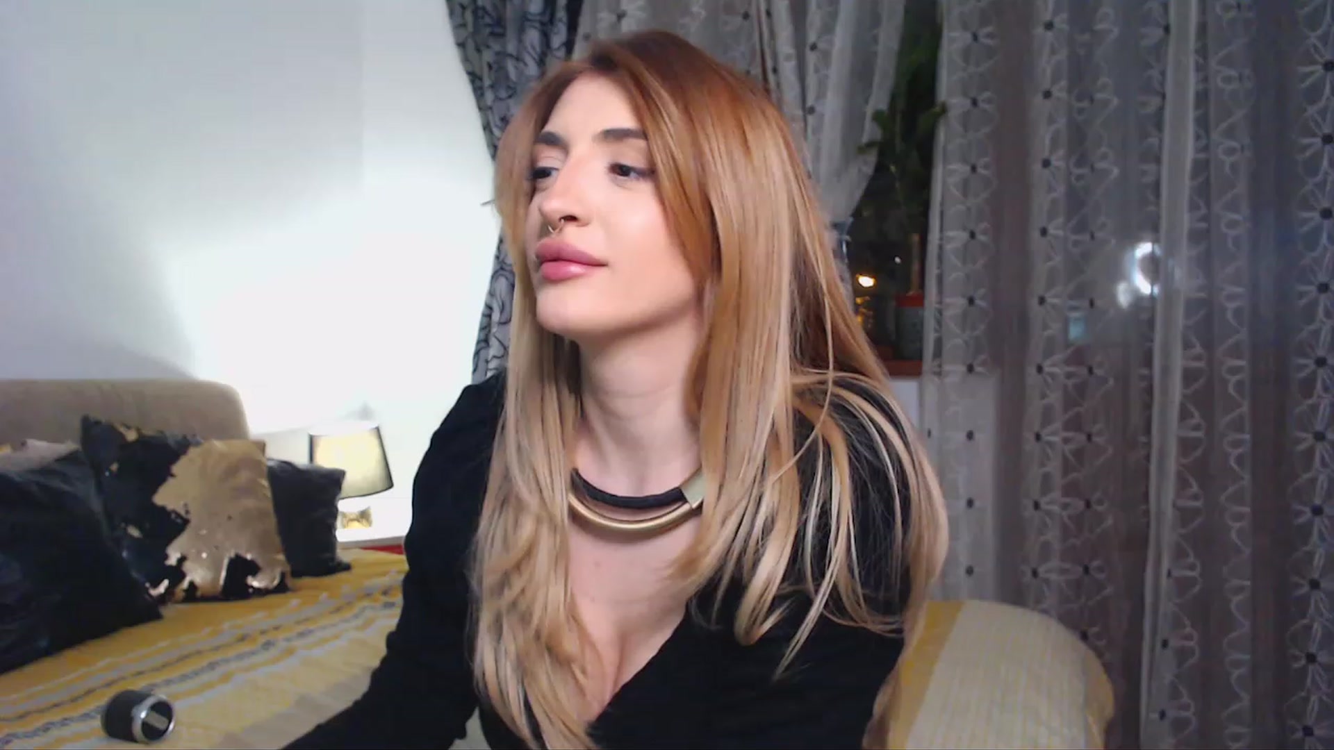 Gallery image thumbnail from Serotonyne_'s myfreecams stream on, 12/03/2022, 24:04 image 11 of 20