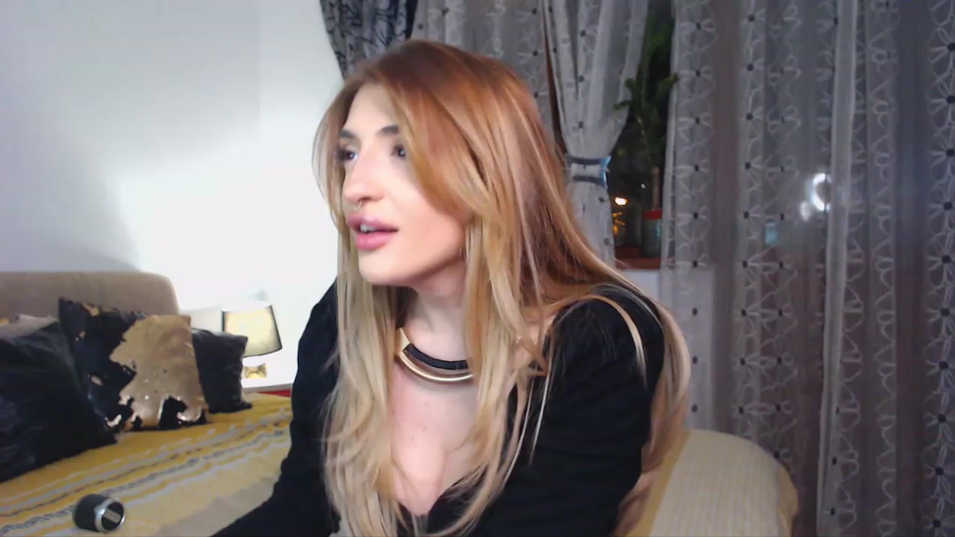 Gallery image thumbnail from Serotonyne_'s myfreecams stream on, 12/03/2022, 24:04 image 12 of 20