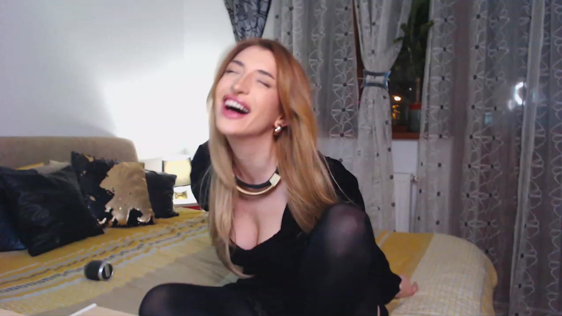 Gallery image thumbnail from Serotonyne_'s myfreecams stream on, 12/03/2022, 24:04 image 20 of 20