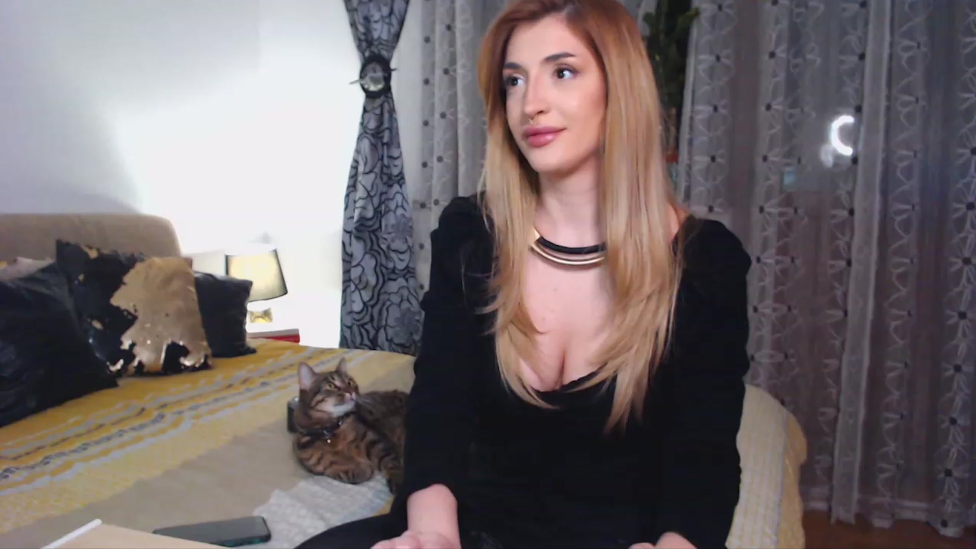 Gallery image thumbnail from Serotonyne_'s myfreecams stream on, 12/03/2022, 24:04 image 6 of 20