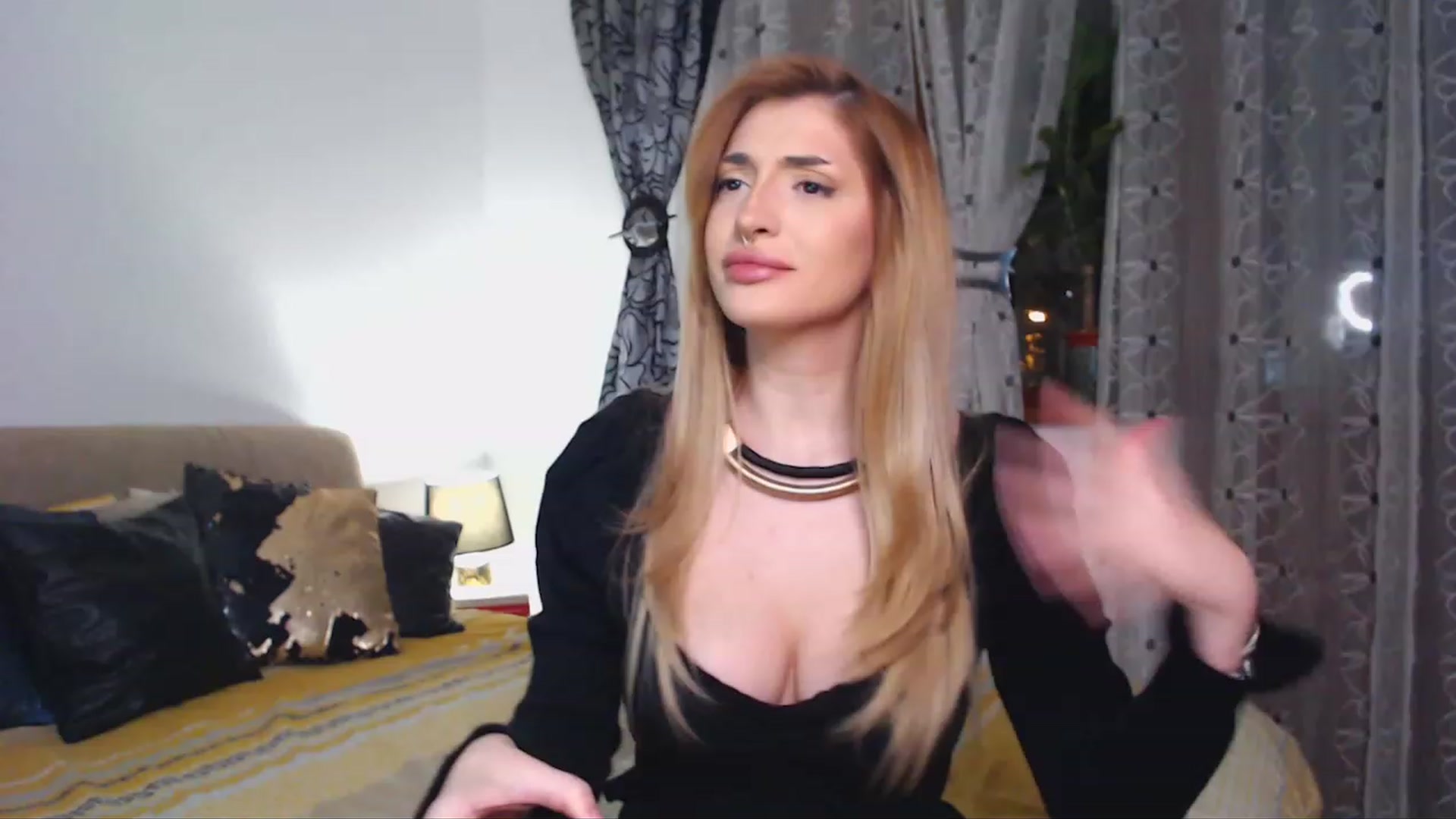 Gallery image thumbnail from Serotonyne_'s myfreecams stream on, 12/03/2022, 24:04 image 3 of 20