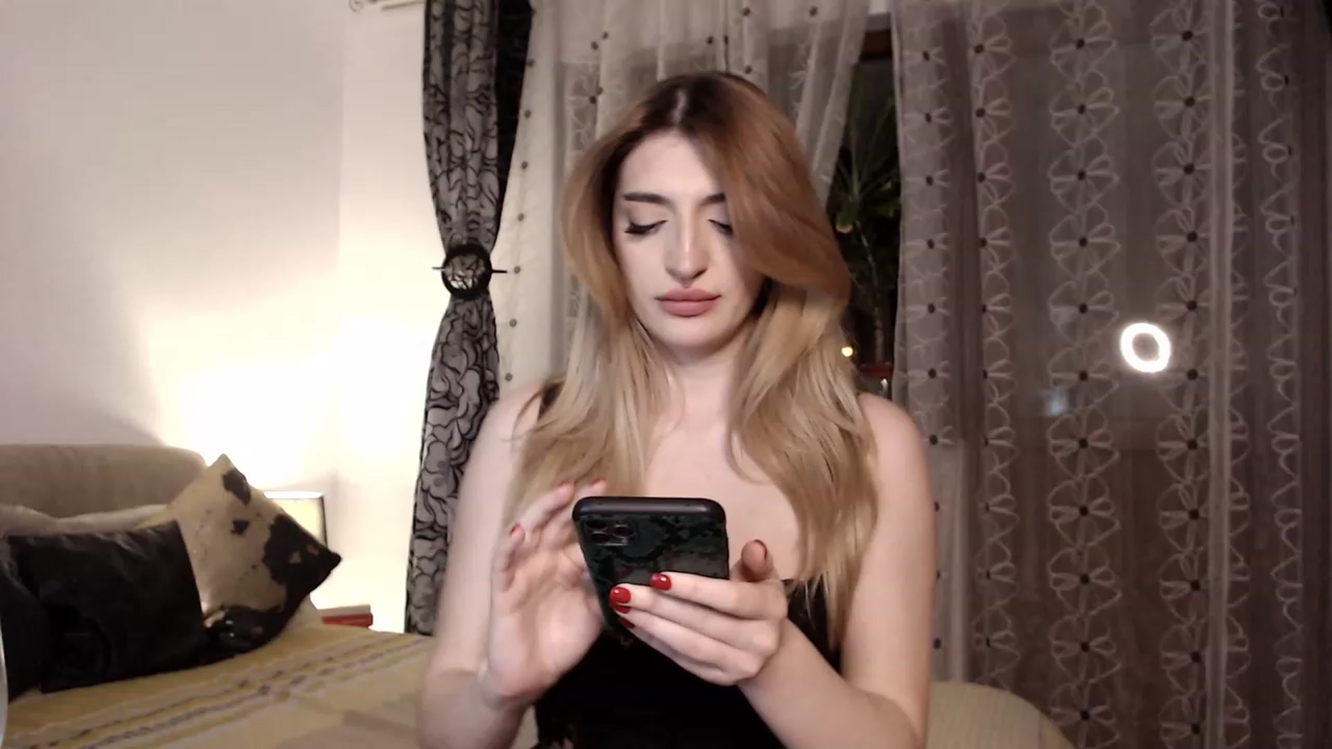 Gallery image thumbnail from Serotonyne_'s myfreecams stream on, 02/02/2023, 01:59 image 6 of 20