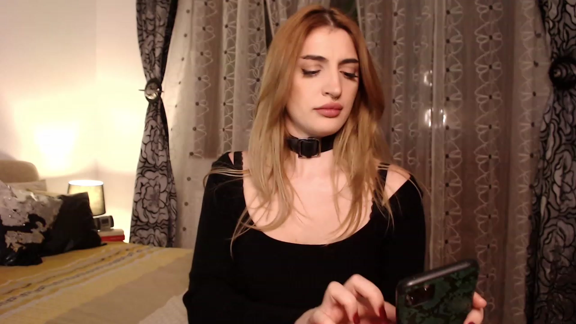 Gallery image thumbnail from Serotonyne_'s myfreecams stream on, 03/11/2023, 23:52 image 8 of 20