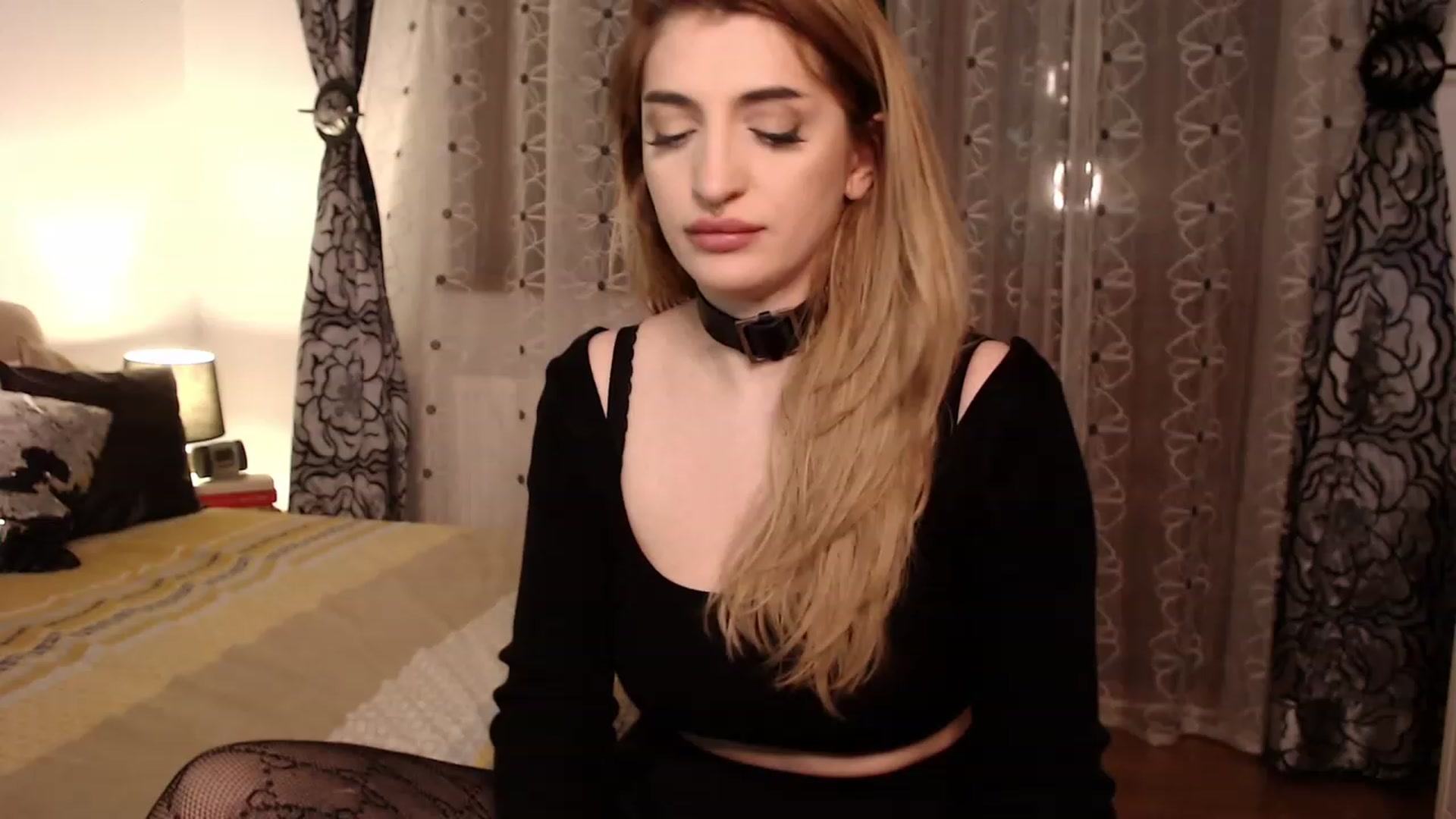 Gallery image thumbnail from Serotonyne_'s myfreecams stream on, 03/12/2023, 03:41 image 10 of 20