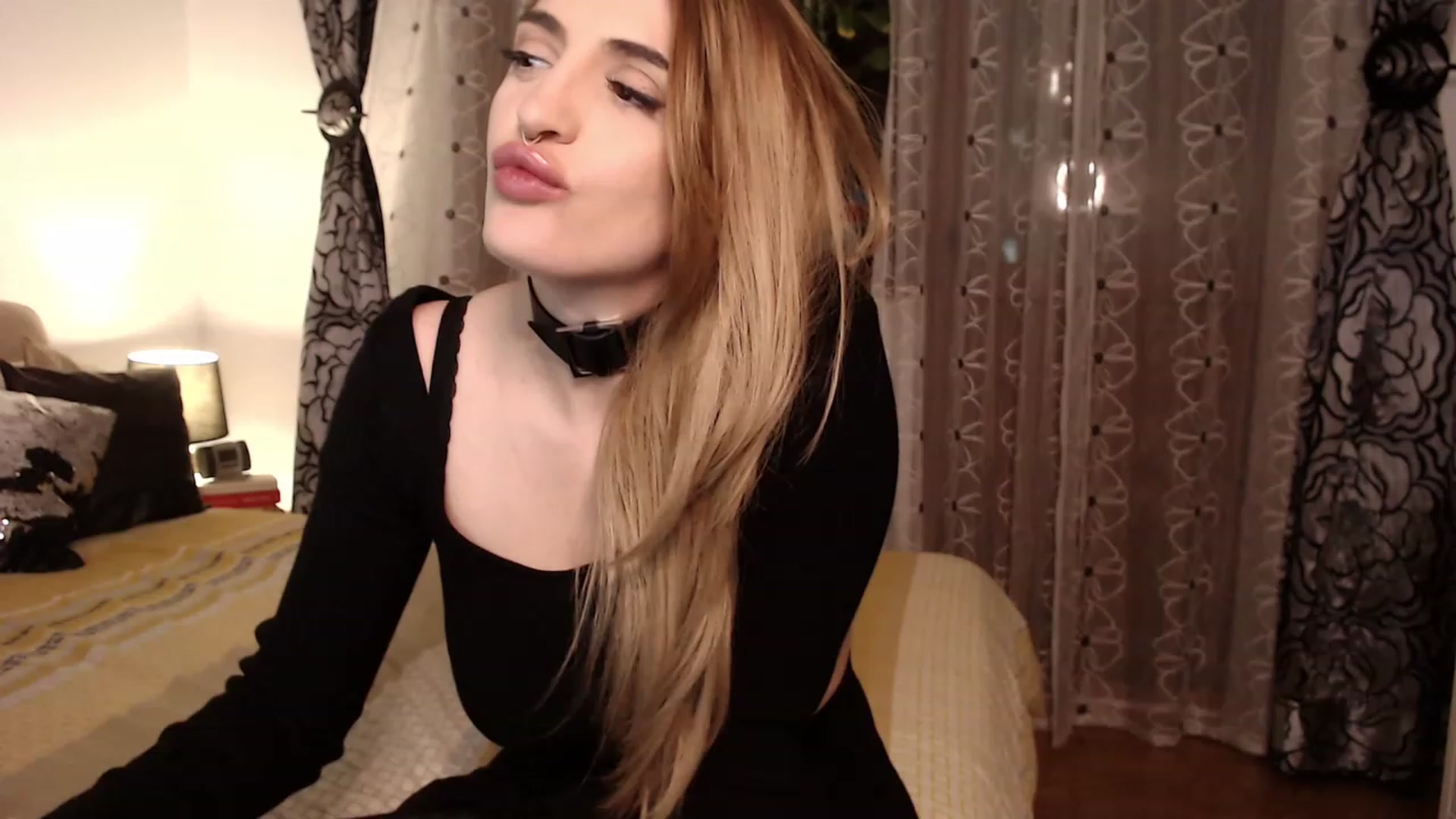 Gallery image thumbnail from Serotonyne_'s myfreecams stream on, 03/12/2023, 03:41 image 12 of 20