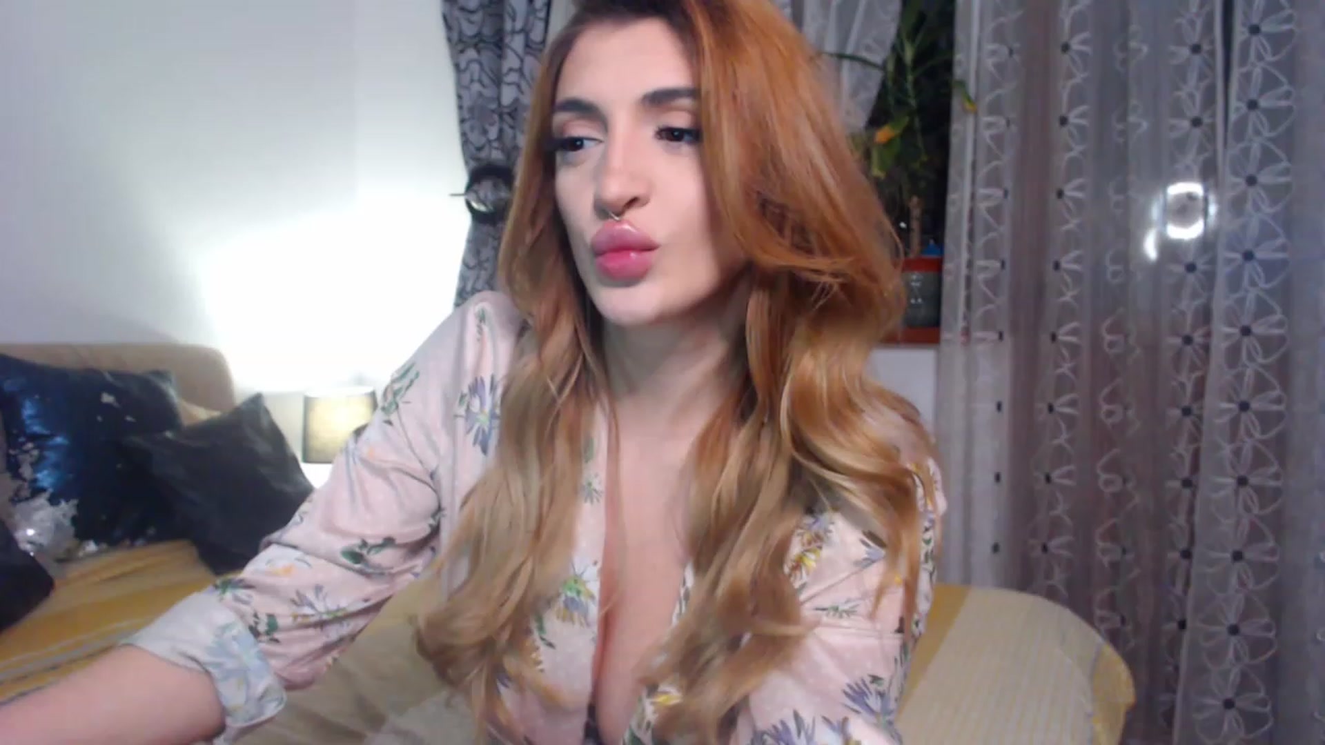Gallery image thumbnail from Serotonyne_'s myfreecams stream on, 05/12/2023, 22:02 image 2 of 20