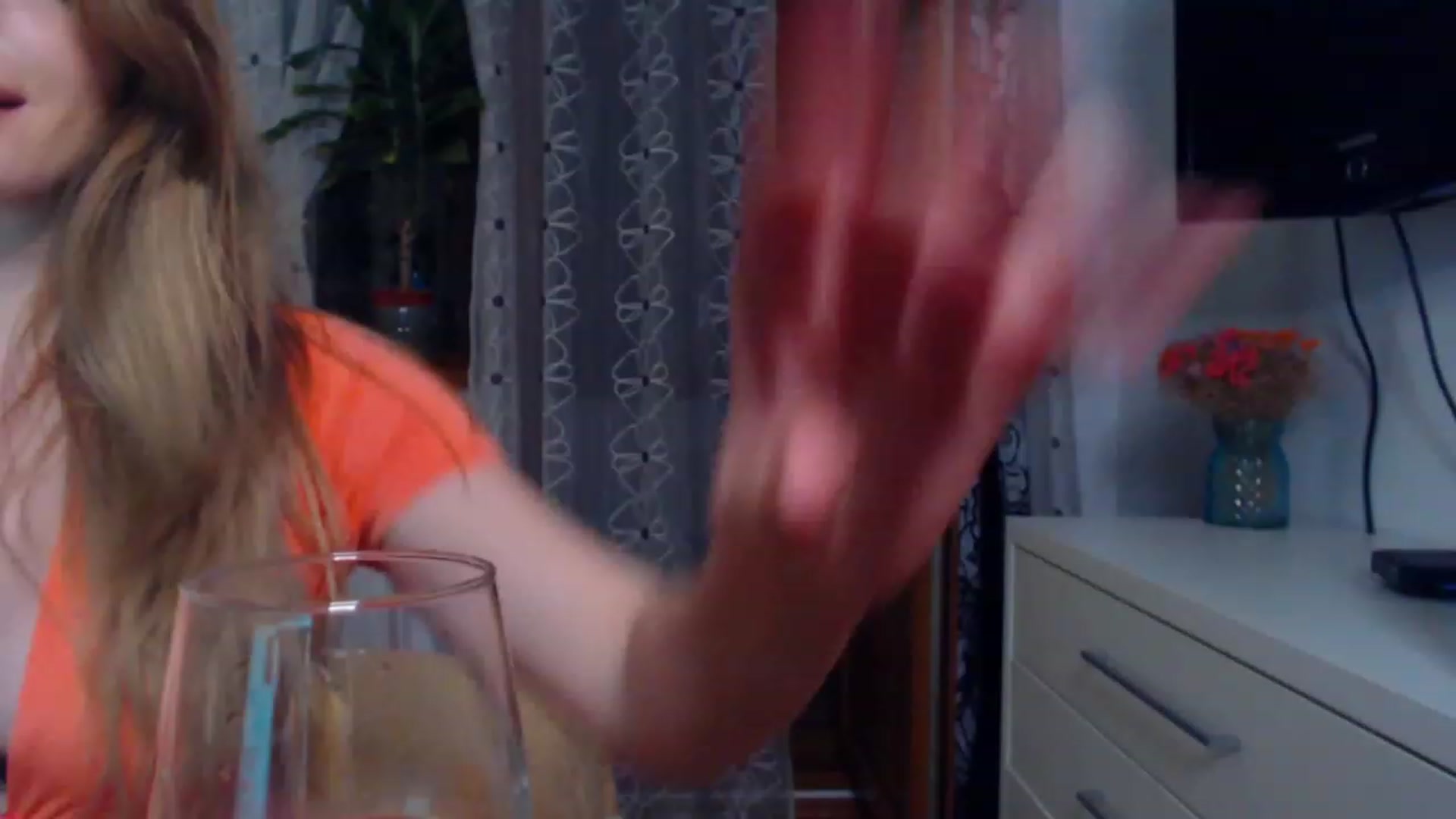 Gallery image thumbnail from Serotonyne_'s myfreecams stream on, 08/05/2023, 24:14 image 9 of 20