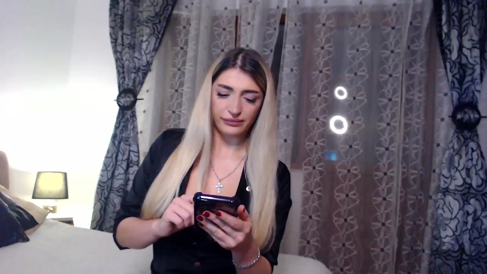 Gallery image thumbnail from Serotonyne_'s myfreecams stream on, 12/30/2023, 18:54 image 8 of 20