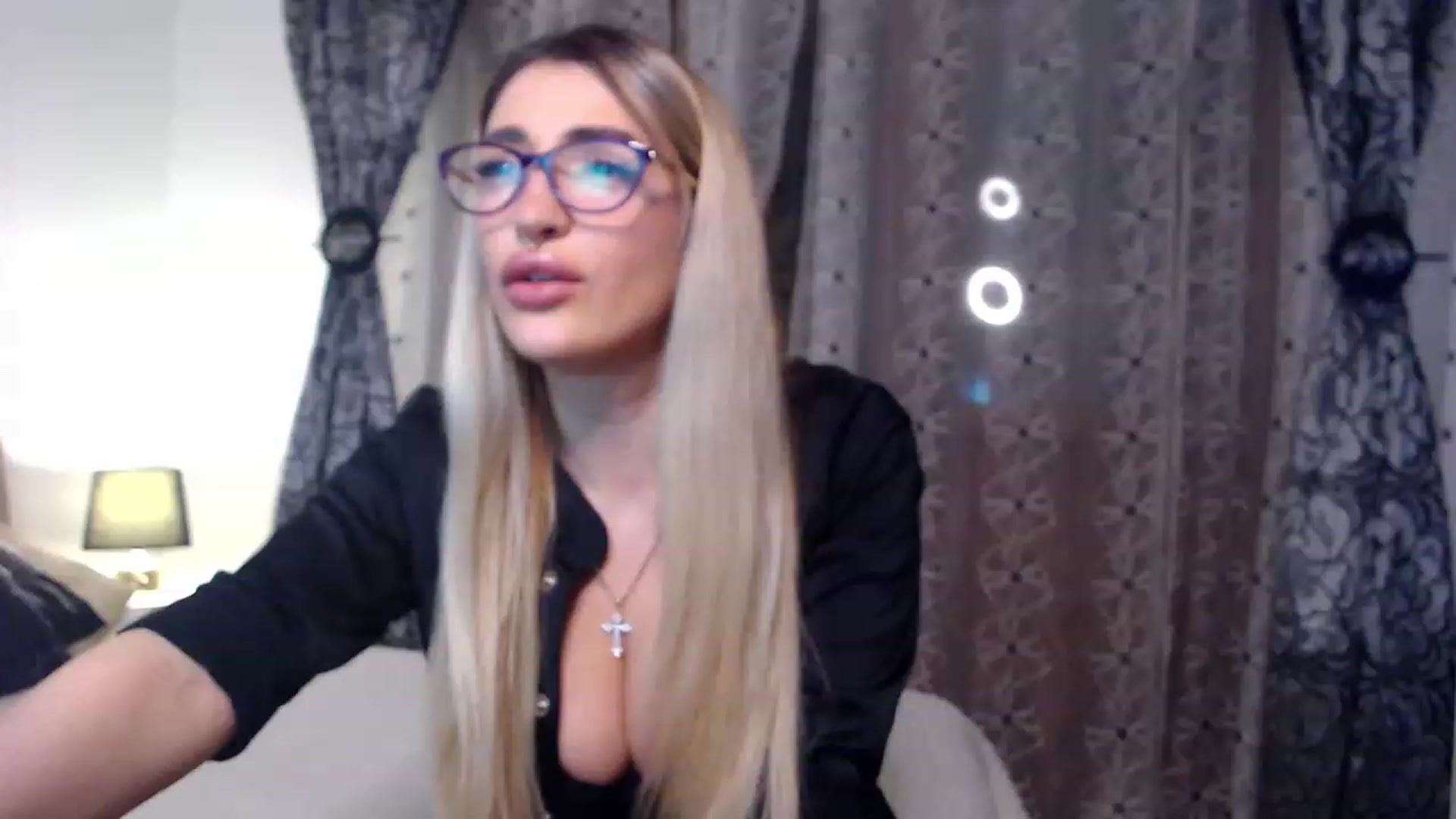 Gallery image thumbnail from Serotonyne_'s myfreecams stream on, 12/30/2023, 18:54 image 16 of 20