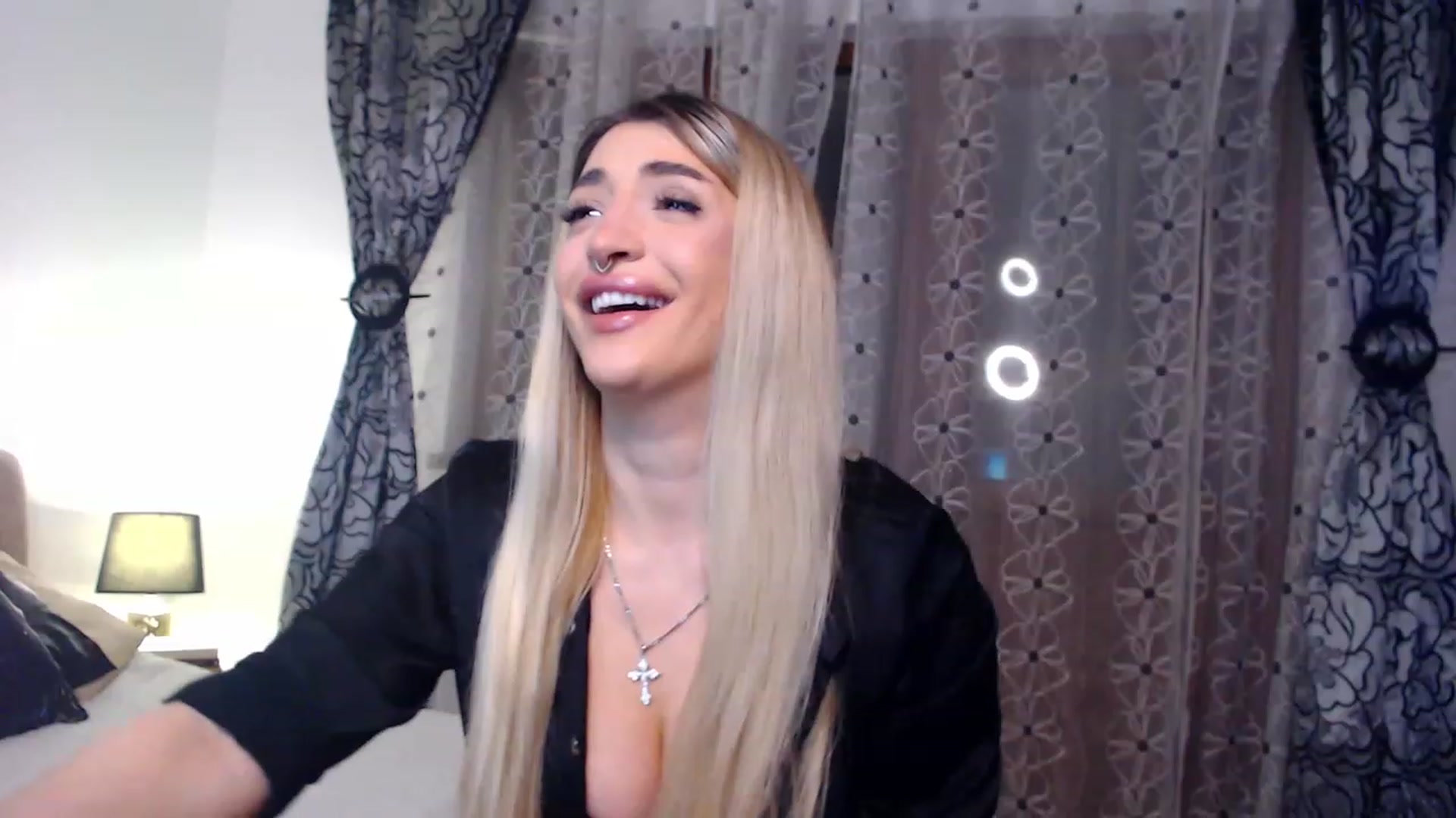 Gallery image thumbnail from Serotonyne_'s myfreecams stream on, 12/30/2023, 18:54 image 10 of 20
