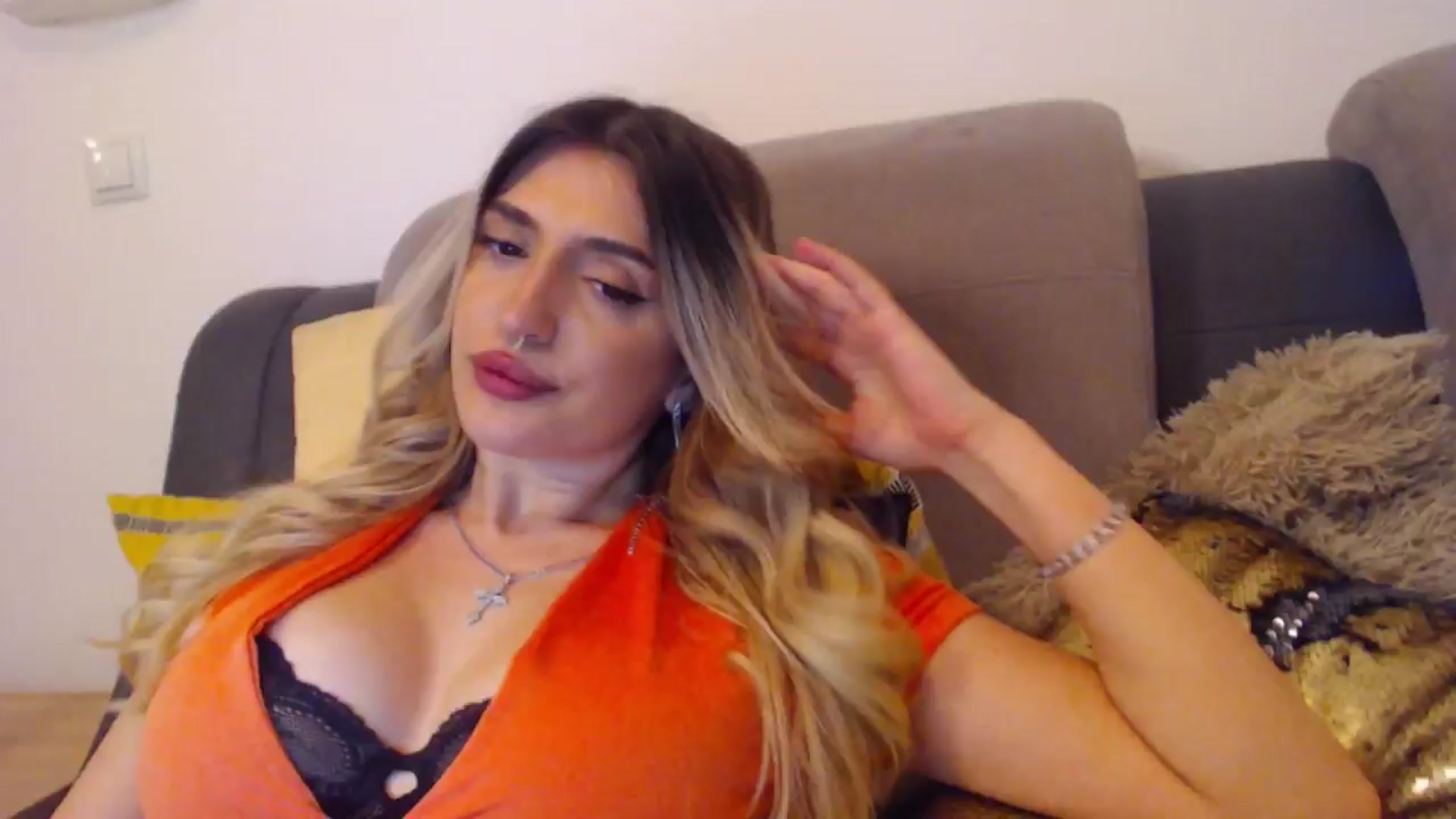 Gallery image thumbnail from Serotonyne_'s myfreecams stream on, 05/02/2024, 01:02 image 6 of 20