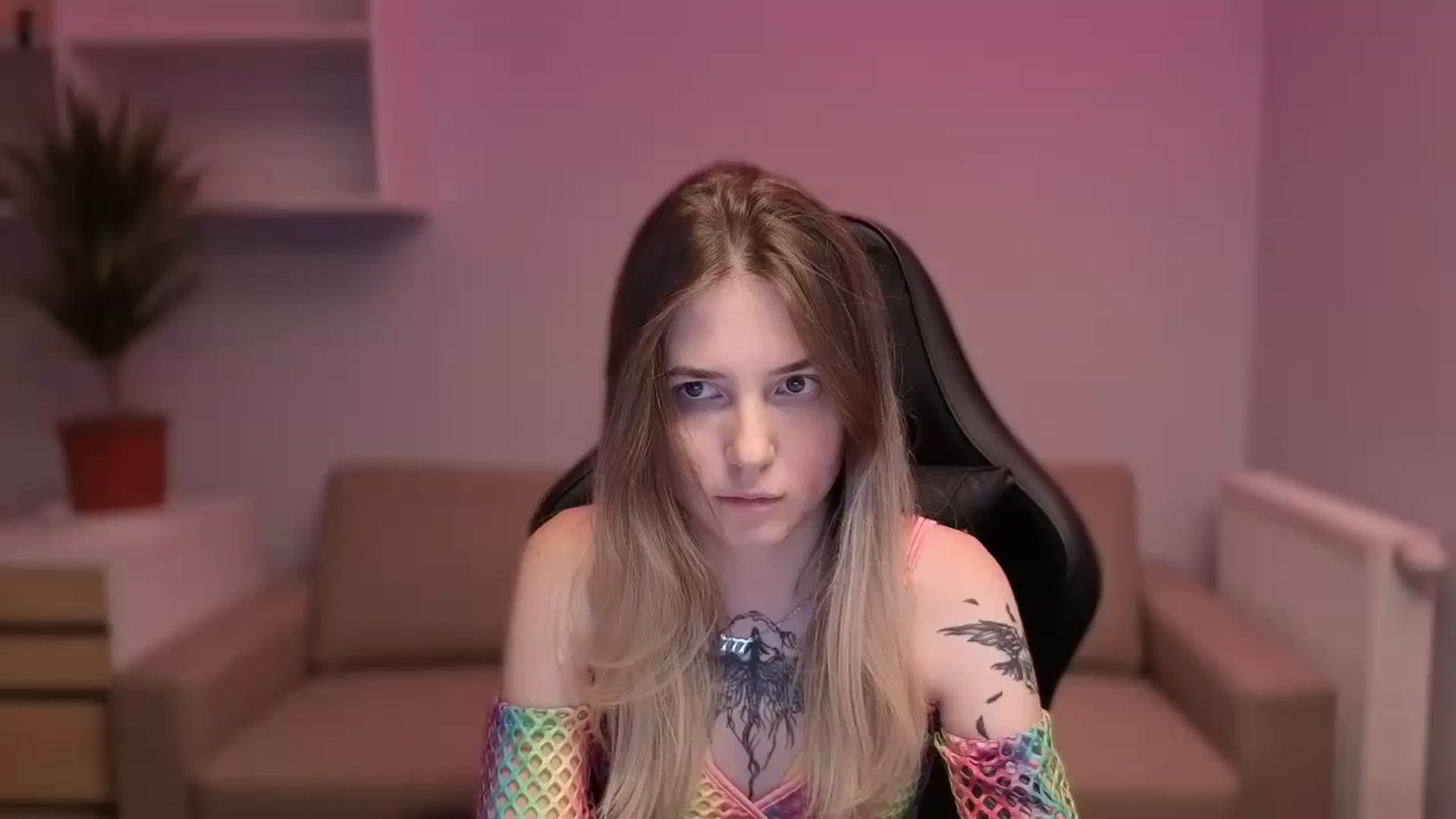Gallery image thumbnail from Serphelia's myfreecams stream on, 10/02/2025, 24:55 image 18 of 20