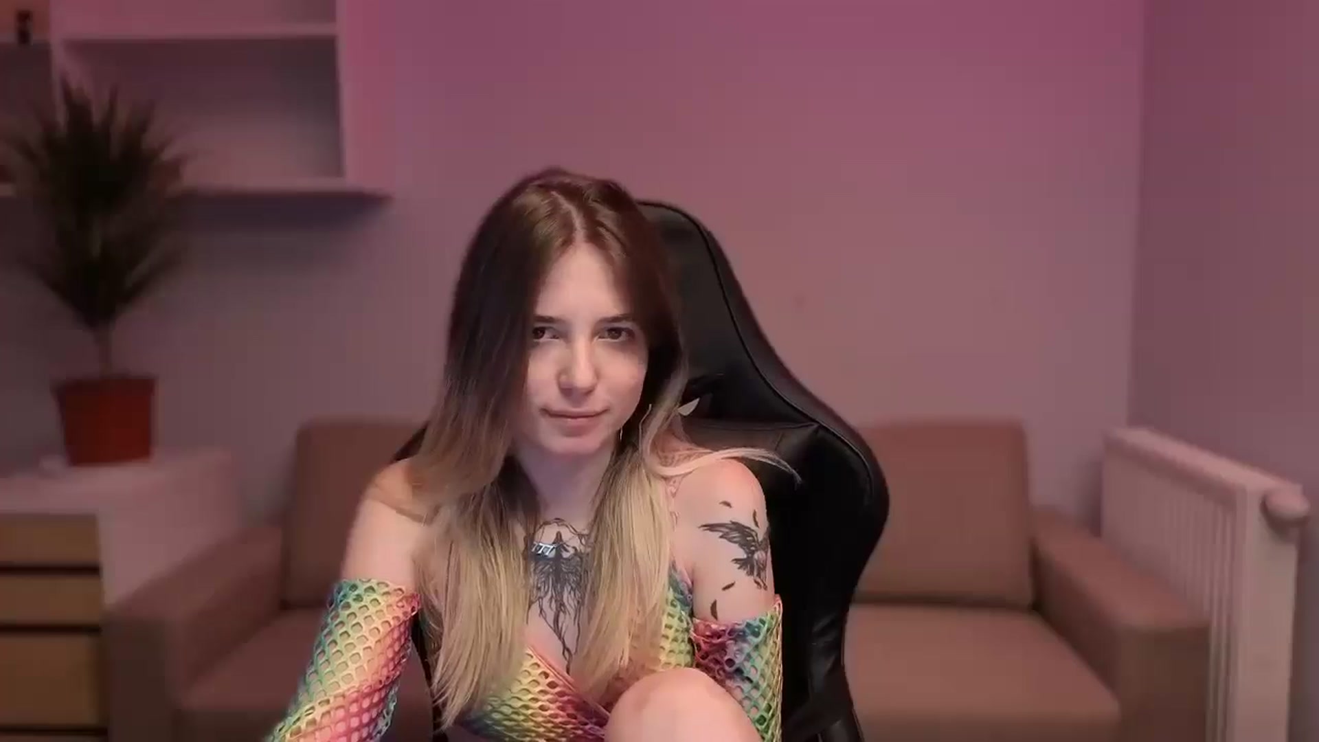 Gallery image thumbnail from Serphelia's myfreecams stream on, 10/02/2025, 24:55 image 13 of 20