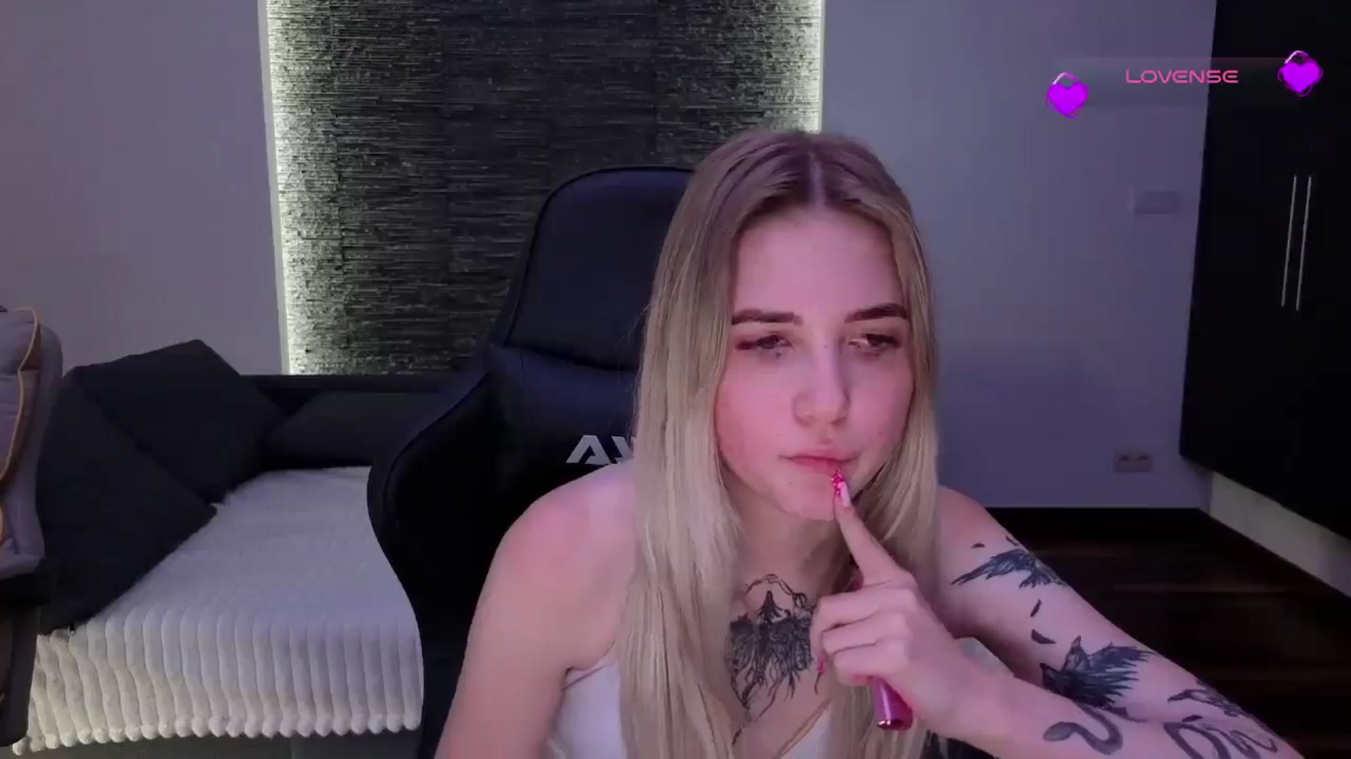Gallery image thumbnail from Serphelia's myfreecams stream on, 10/27/2025, 06:51 image 17 of 20