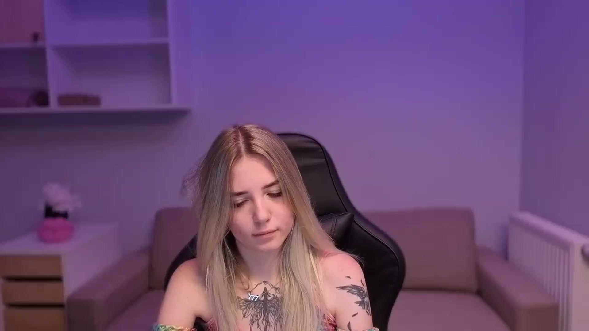 Gallery image thumbnail from Serphelia's myfreecams stream on, 10/30/2025, 24:00 image 8 of 20