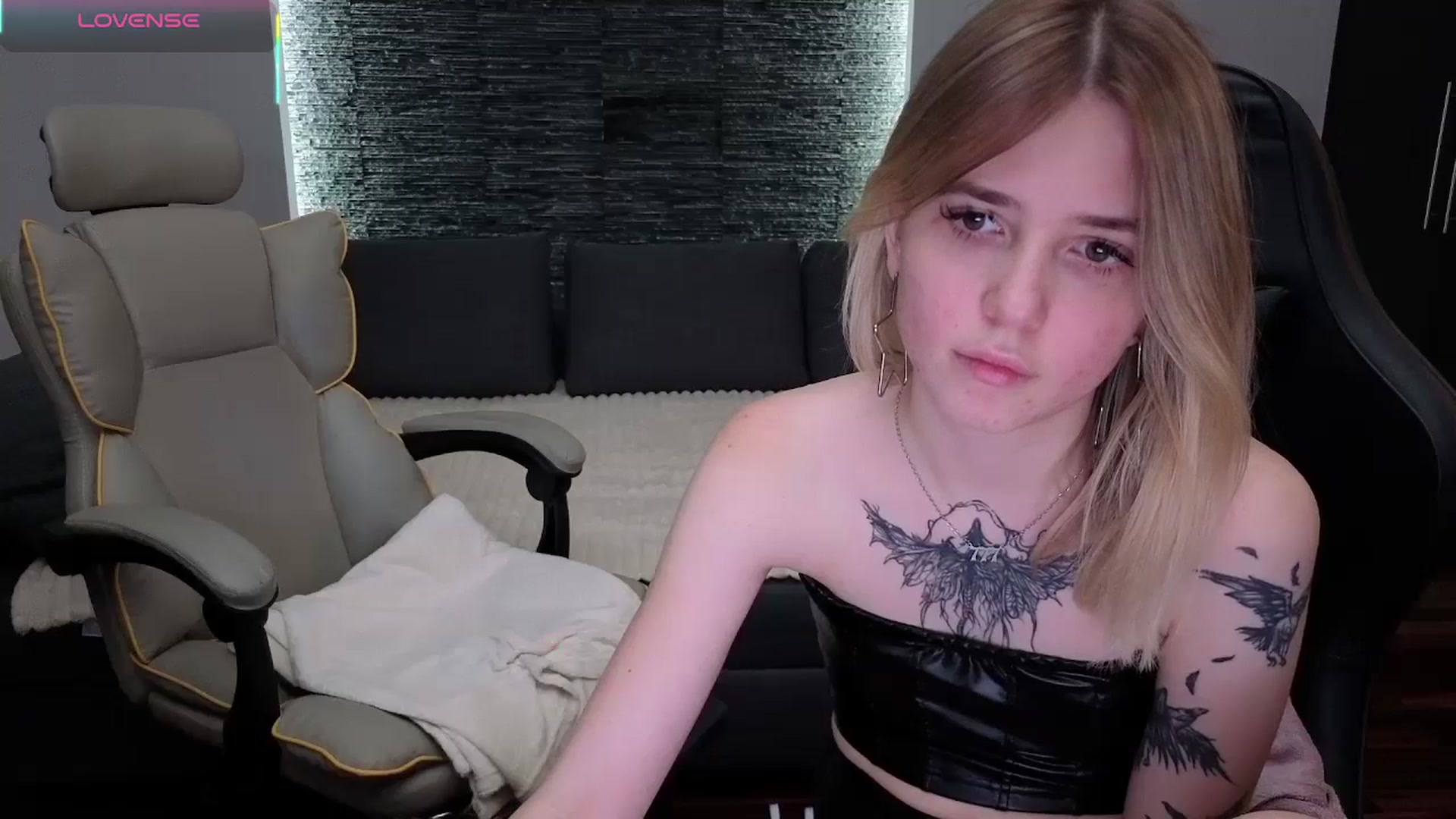 Gallery image thumbnail from Serphelia's myfreecams stream on, 12/20/2025, 18:28 image 16 of 20