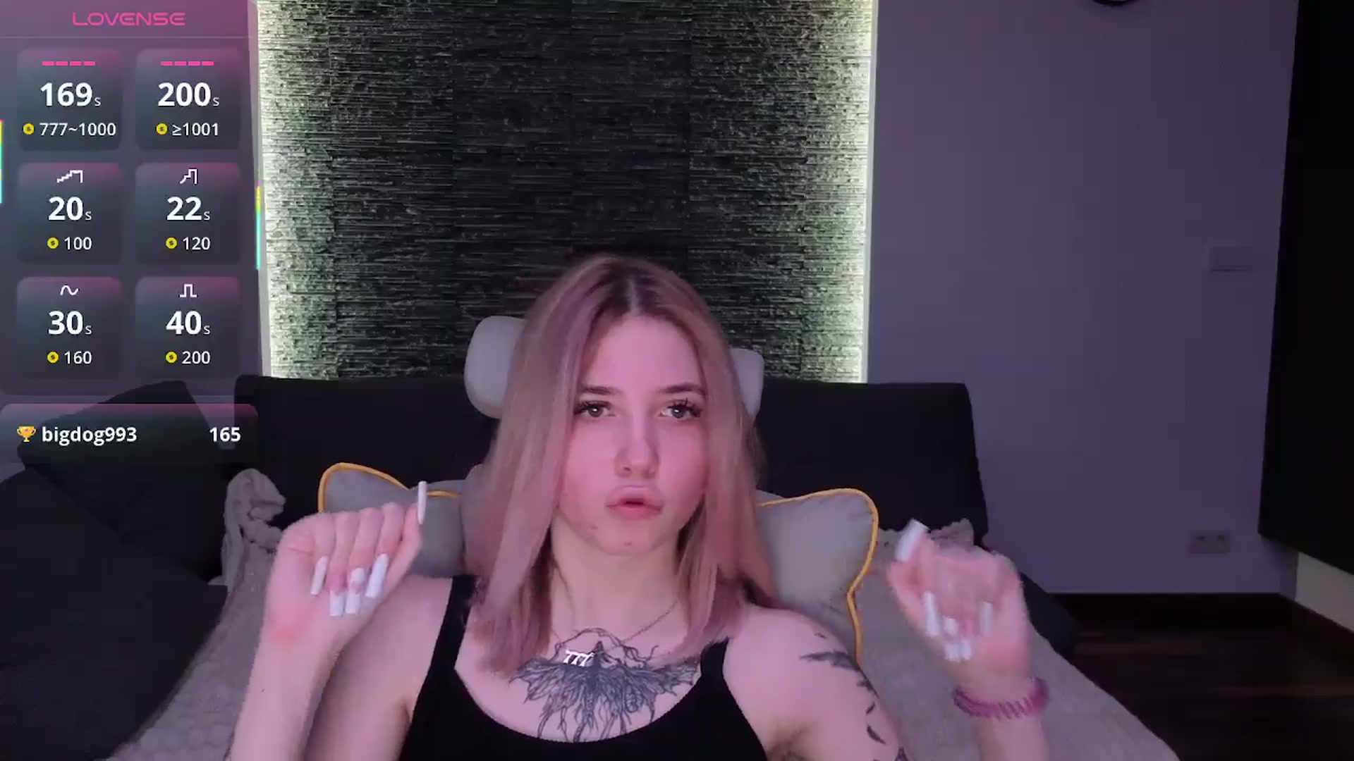 Gallery image thumbnail from Serphelia's myfreecams stream on, 12/31/2025, 24:19 image 14 of 20