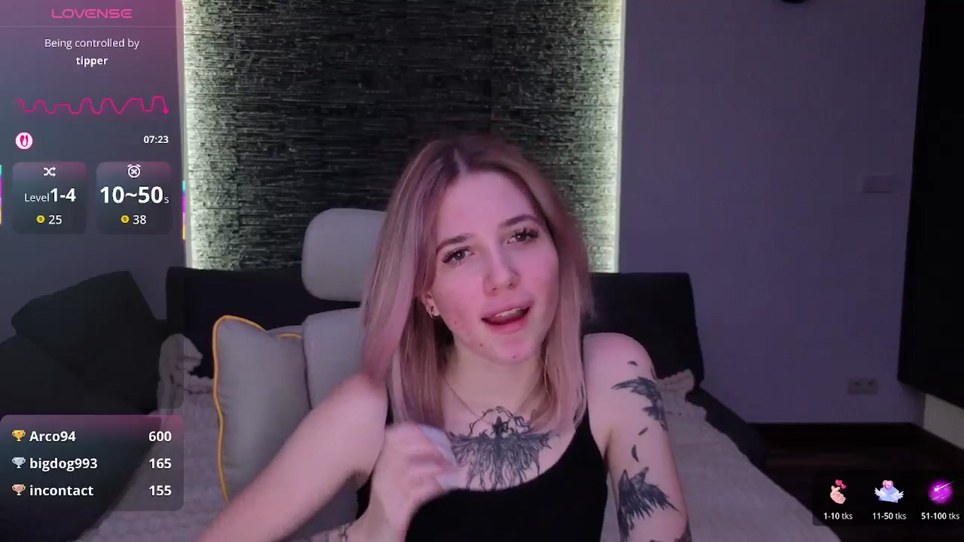 Gallery image thumbnail from Serphelia's myfreecams stream on, 12/31/2025, 24:19 image 19 of 20