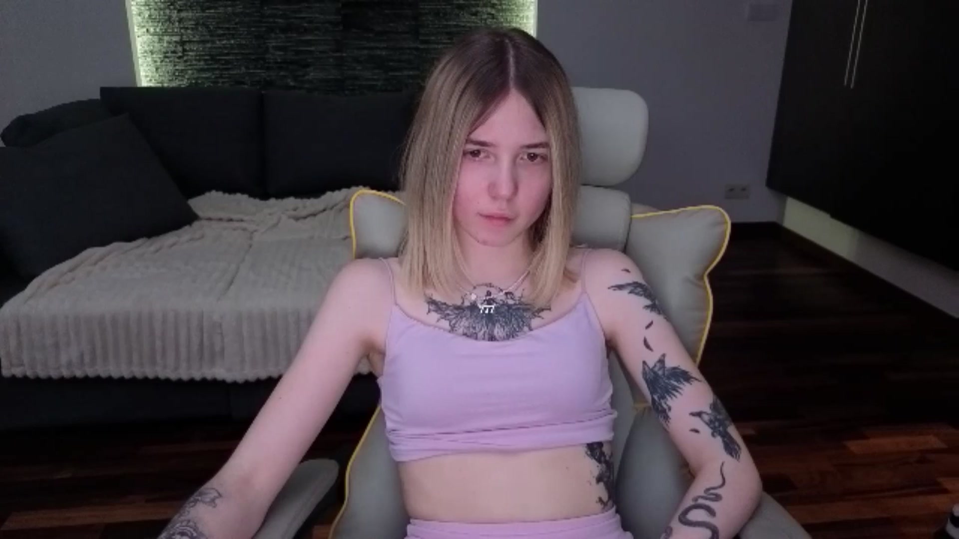 Gallery image thumbnail from Serphelia's myfreecams stream on, 04/18/2026, 17:08 image 15 of 20