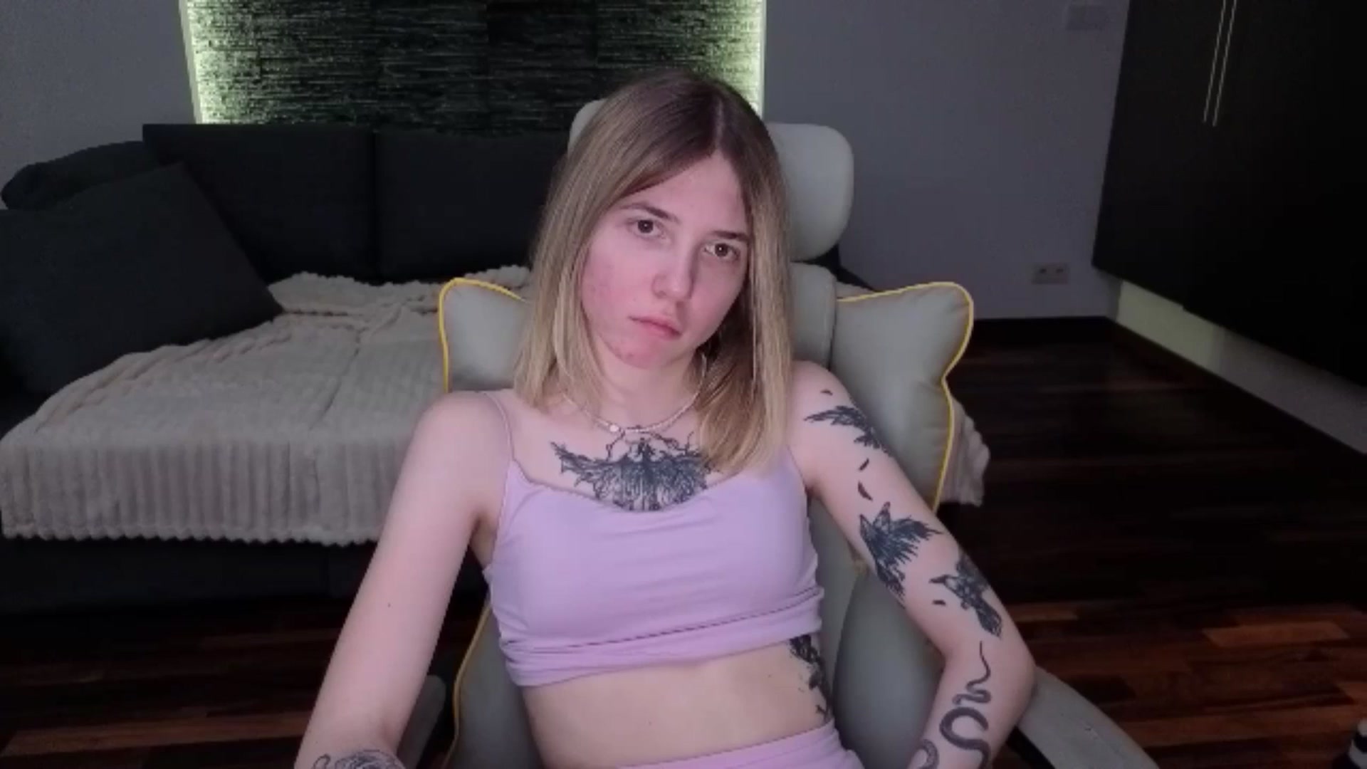 Gallery image thumbnail from Serphelia's myfreecams stream on, 04/18/2026, 17:08 image 19 of 20
