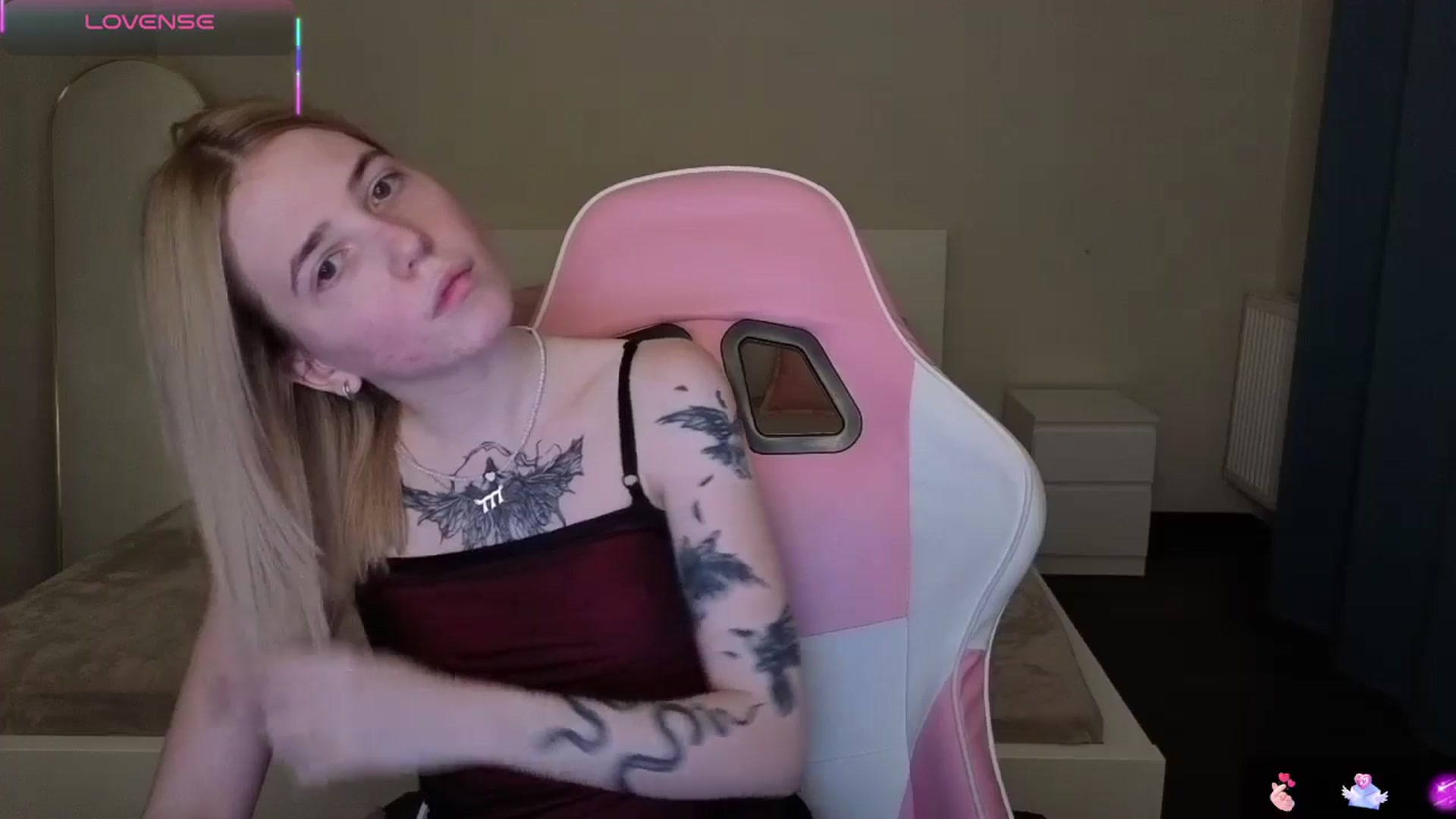 Gallery image thumbnail from Serphelia's myfreecams stream on, 04/23/2026, 21:29 image 4 of 20