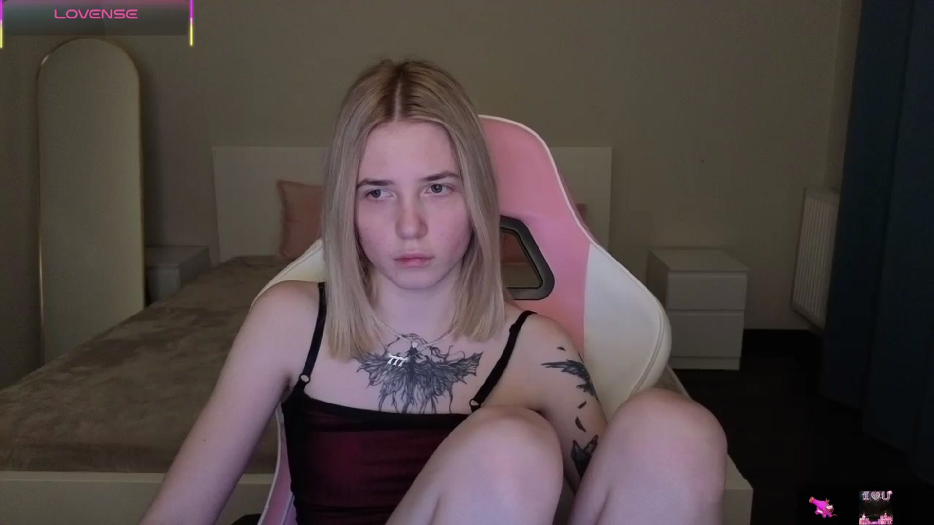 Gallery image thumbnail from Serphelia's myfreecams stream on, 04/23/2026, 21:29 image 2 of 20