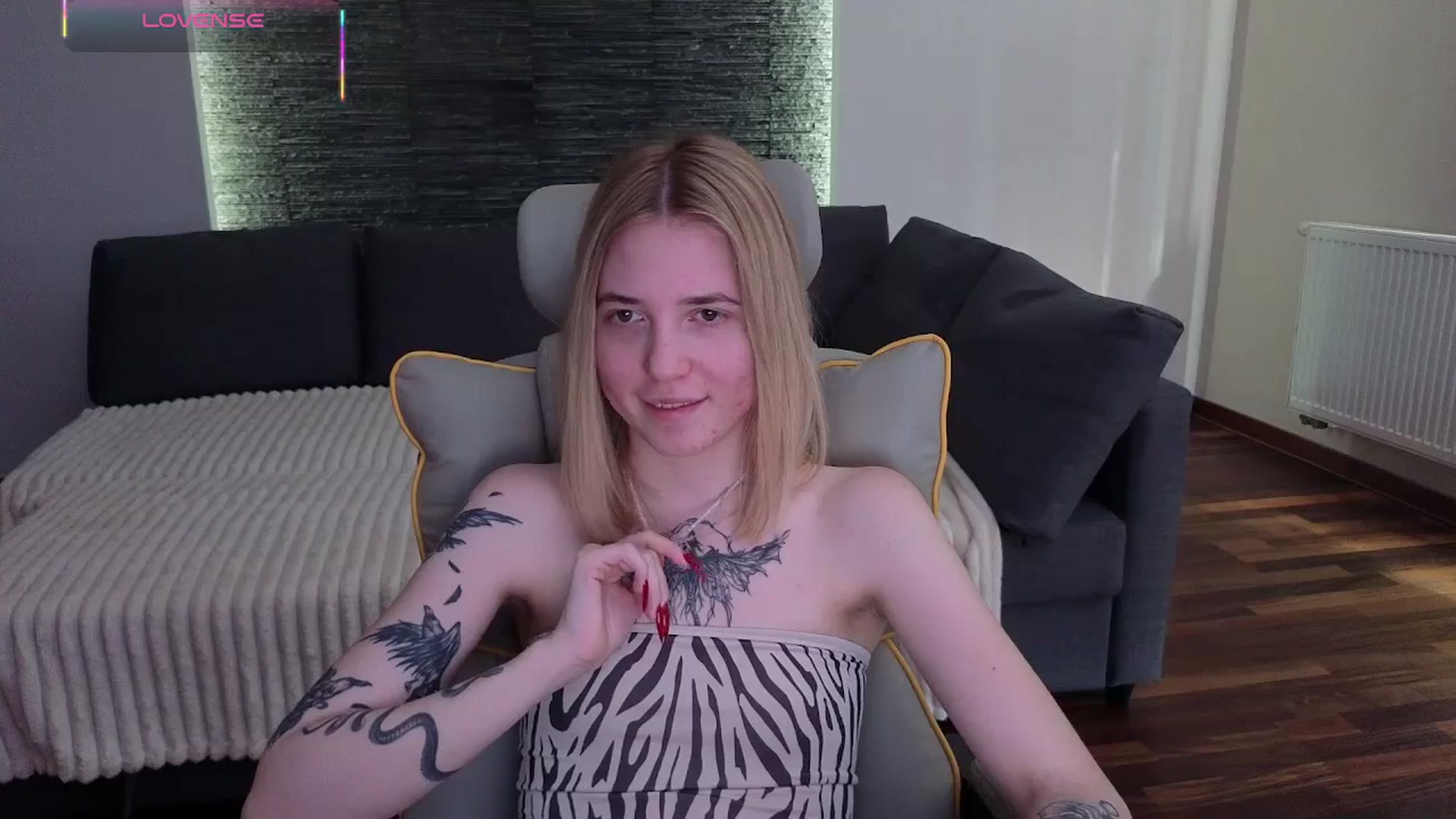 Gallery image thumbnail from Serphelia's myfreecams stream on, 04/25/2026, 15:56 image 18 of 20