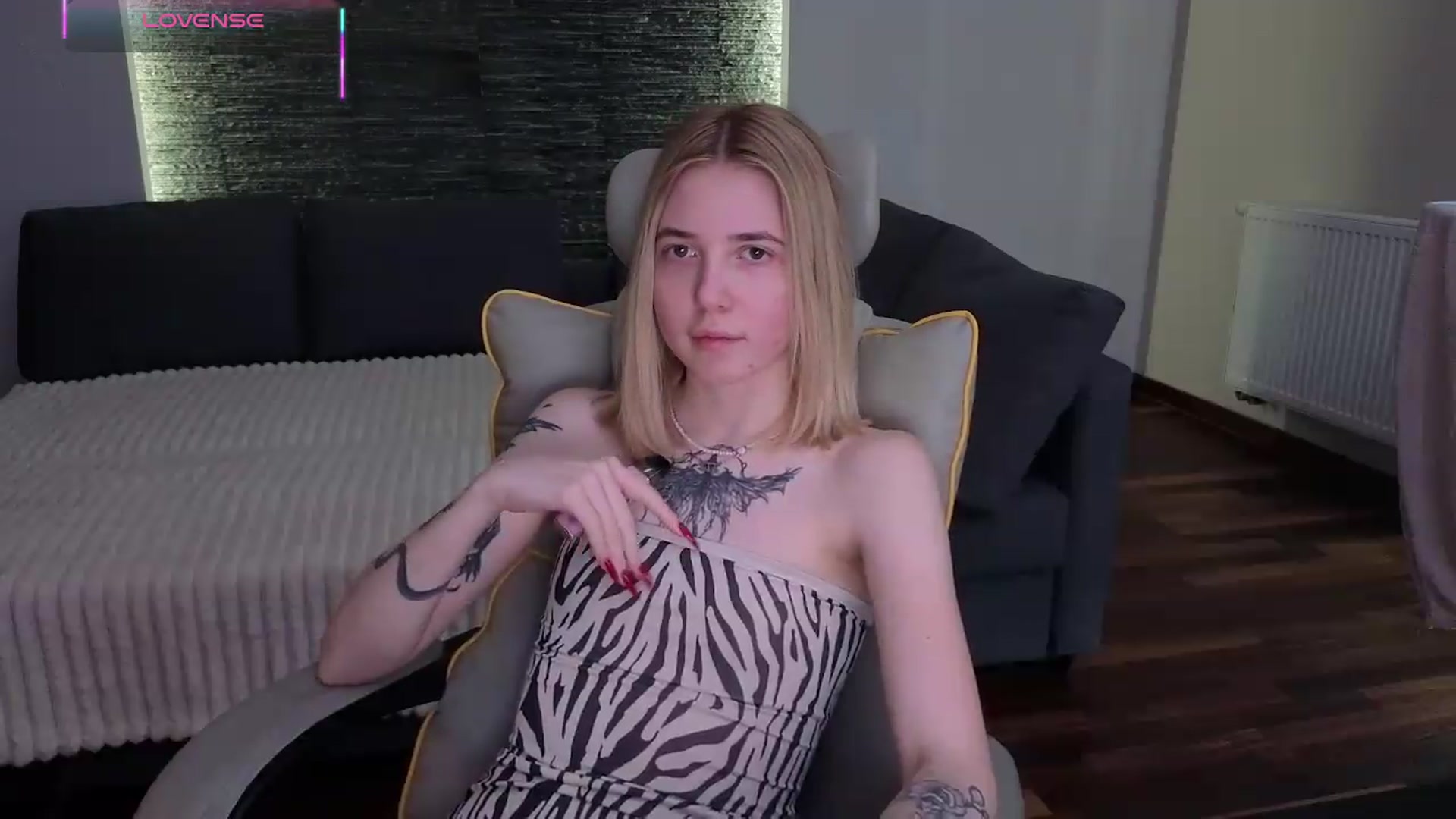 Gallery image thumbnail from Serphelia's myfreecams stream on, 04/25/2026, 16:56 image 8 of 20