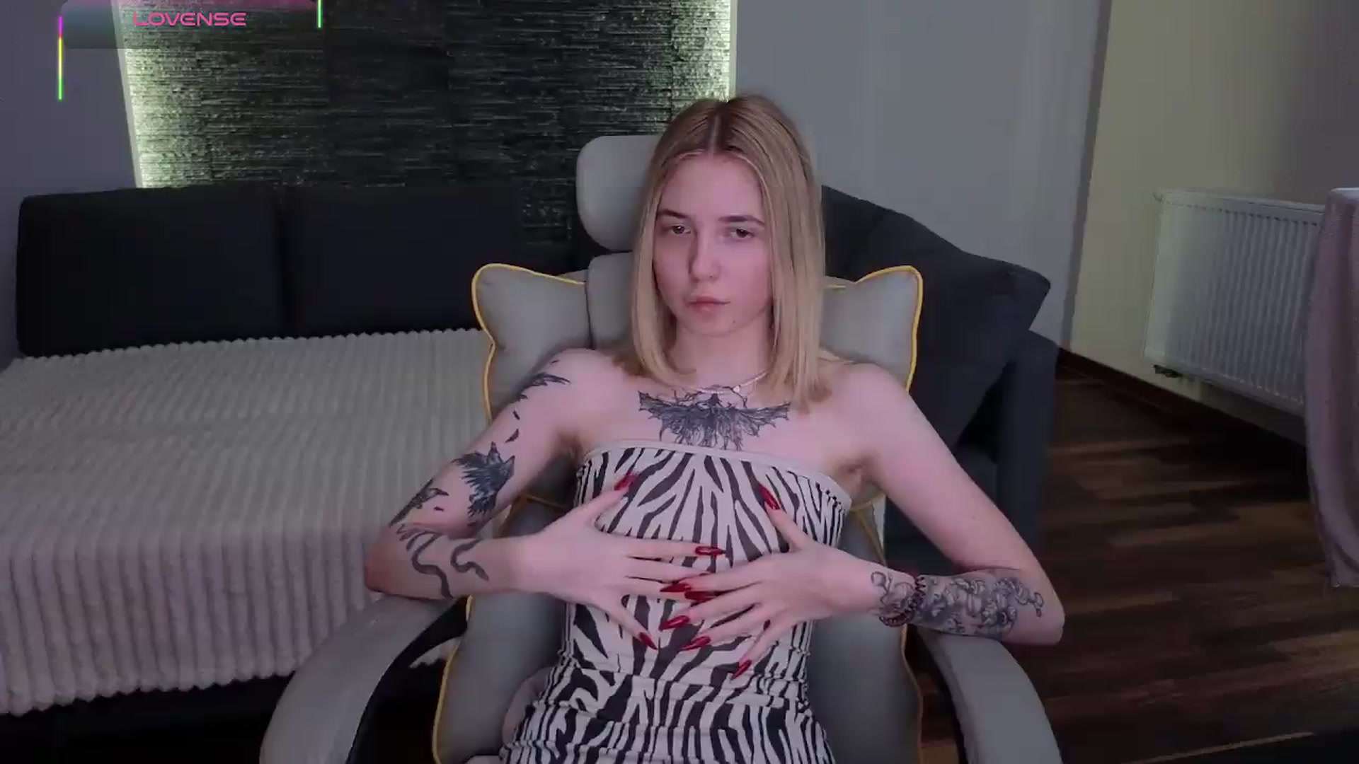 Gallery image thumbnail from Serphelia's myfreecams stream on, 04/25/2026, 16:56 image 12 of 20