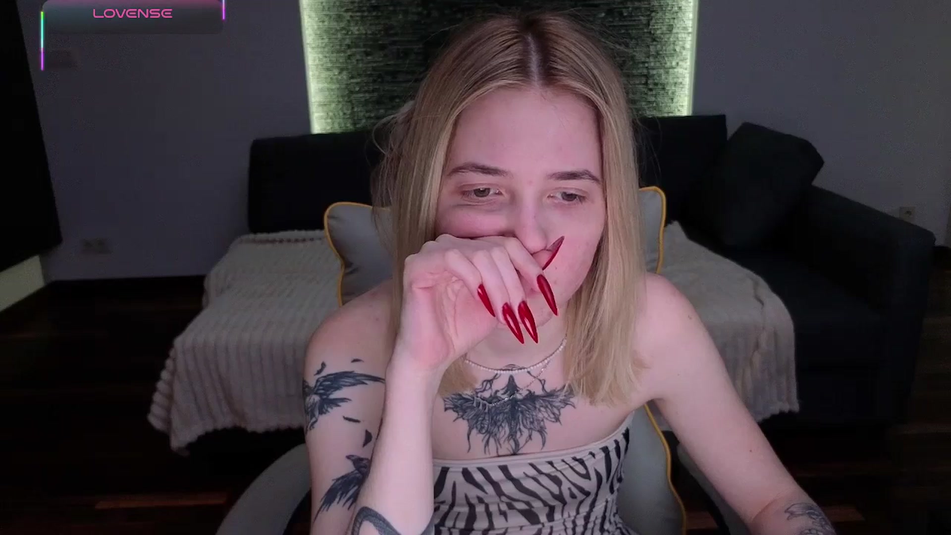 Gallery image thumbnail from Serphelia's myfreecams stream on, 04/25/2026, 18:39 image 19 of 20