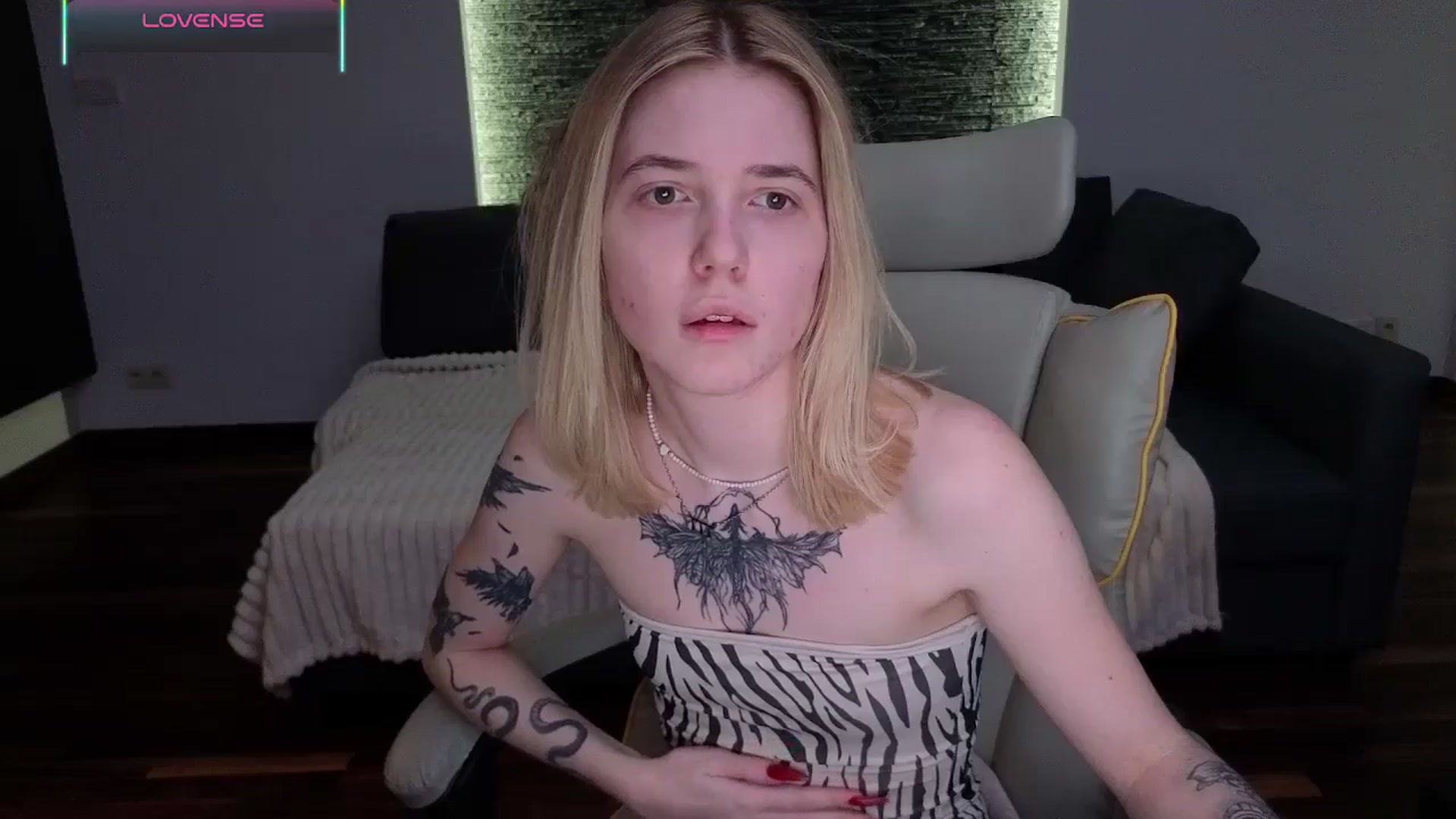 Gallery image thumbnail from Serphelia's myfreecams stream on, 04/25/2026, 18:39 image 17 of 20