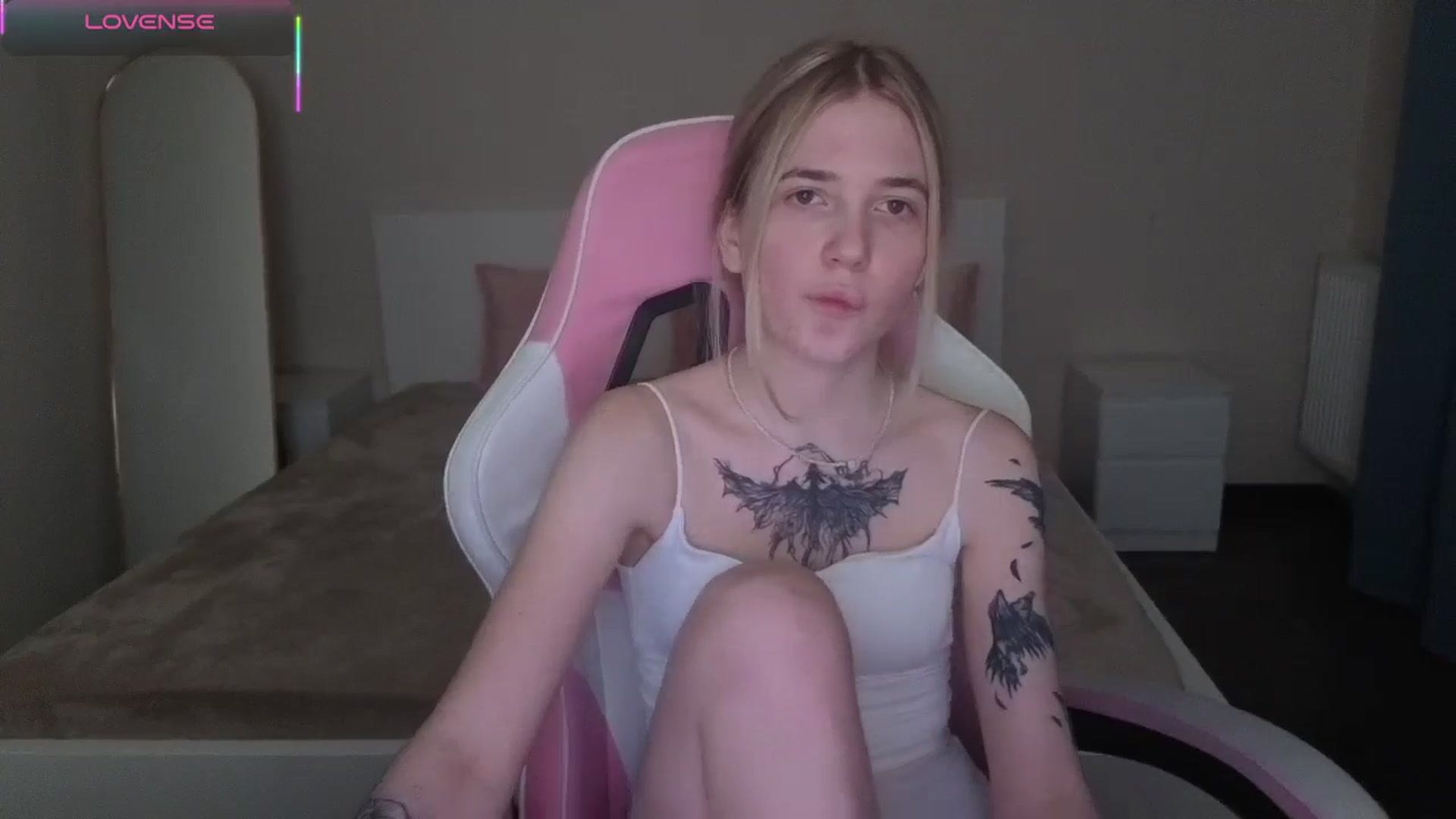 Gallery image thumbnail from Serphelia's myfreecams stream on, 04/28/2026, 01:14 image 5 of 20