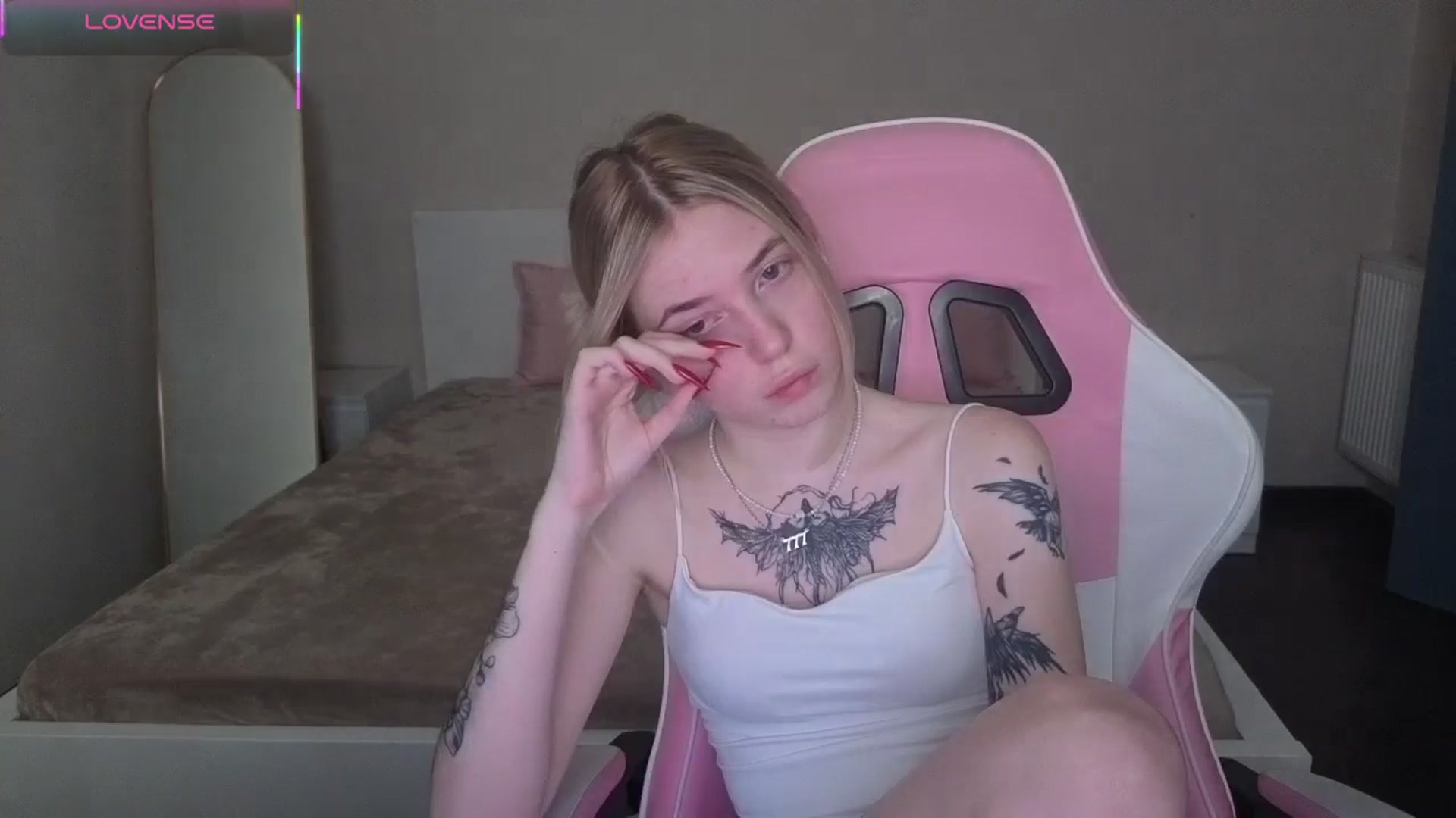 Gallery image thumbnail from Serphelia's myfreecams stream on, 04/28/2026, 01:14 image 12 of 20