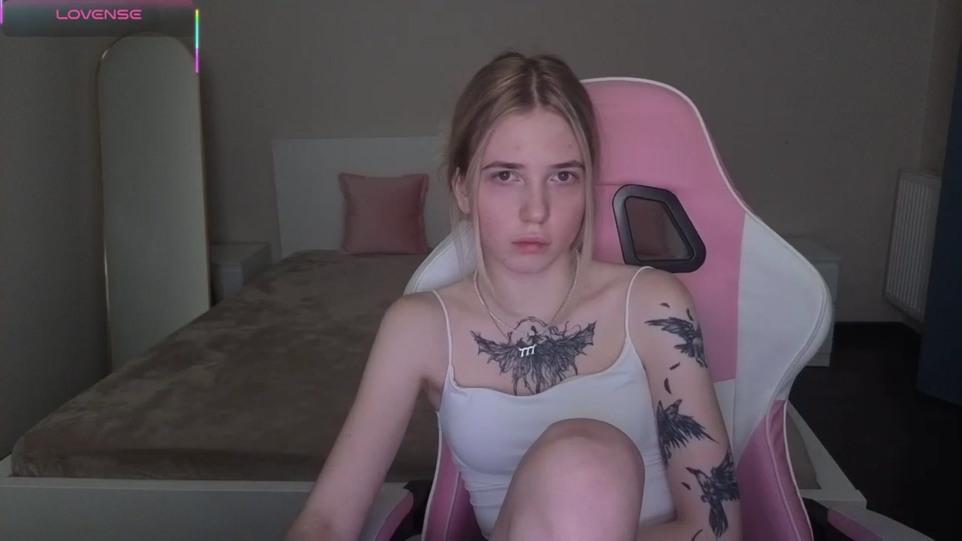 Gallery image thumbnail from Serphelia's myfreecams stream on, 04/28/2026, 01:14 image 14 of 20