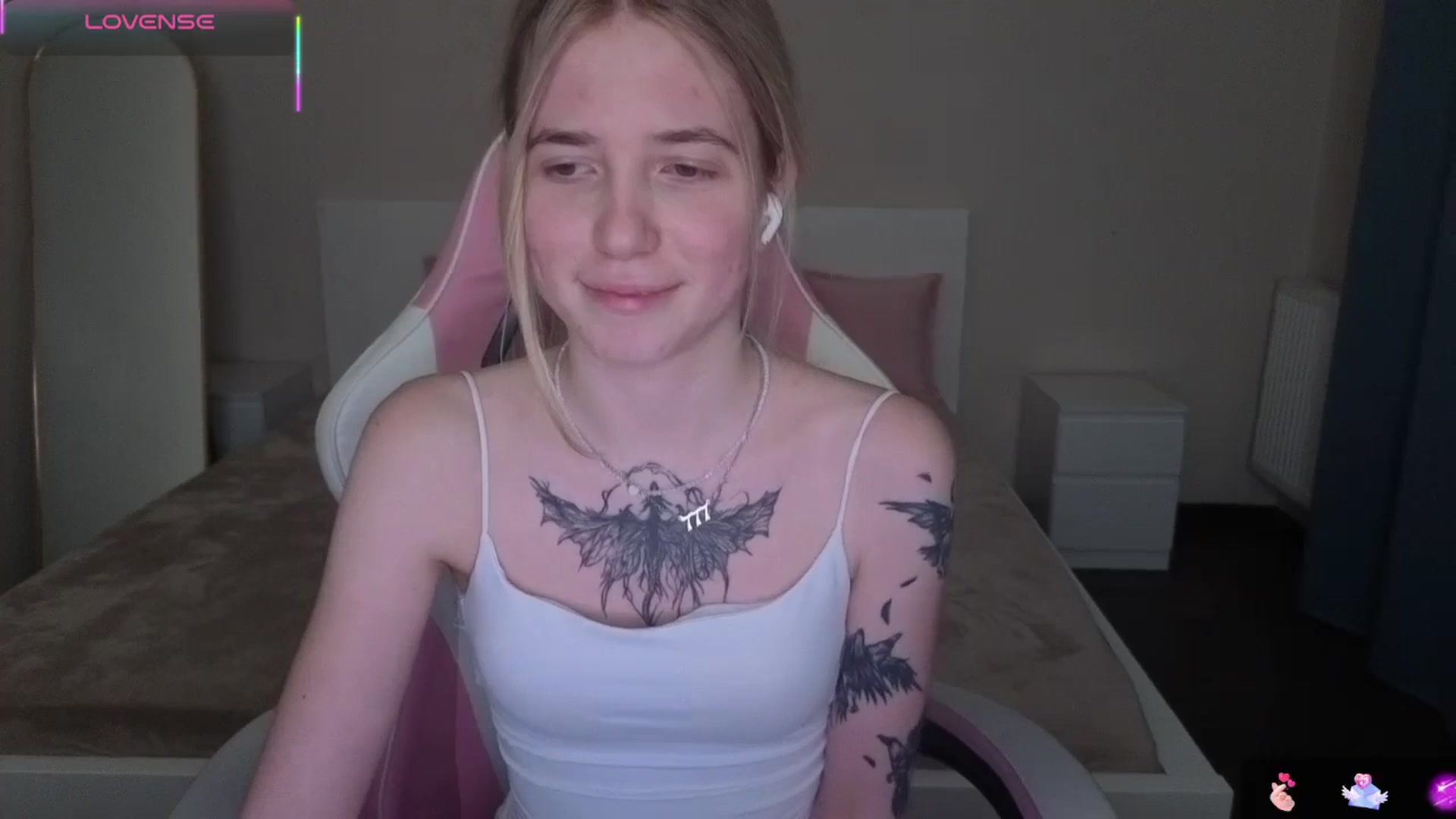 Gallery image thumbnail from Serphelia's myfreecams stream on, 04/28/2026, 01:14 image 4 of 20