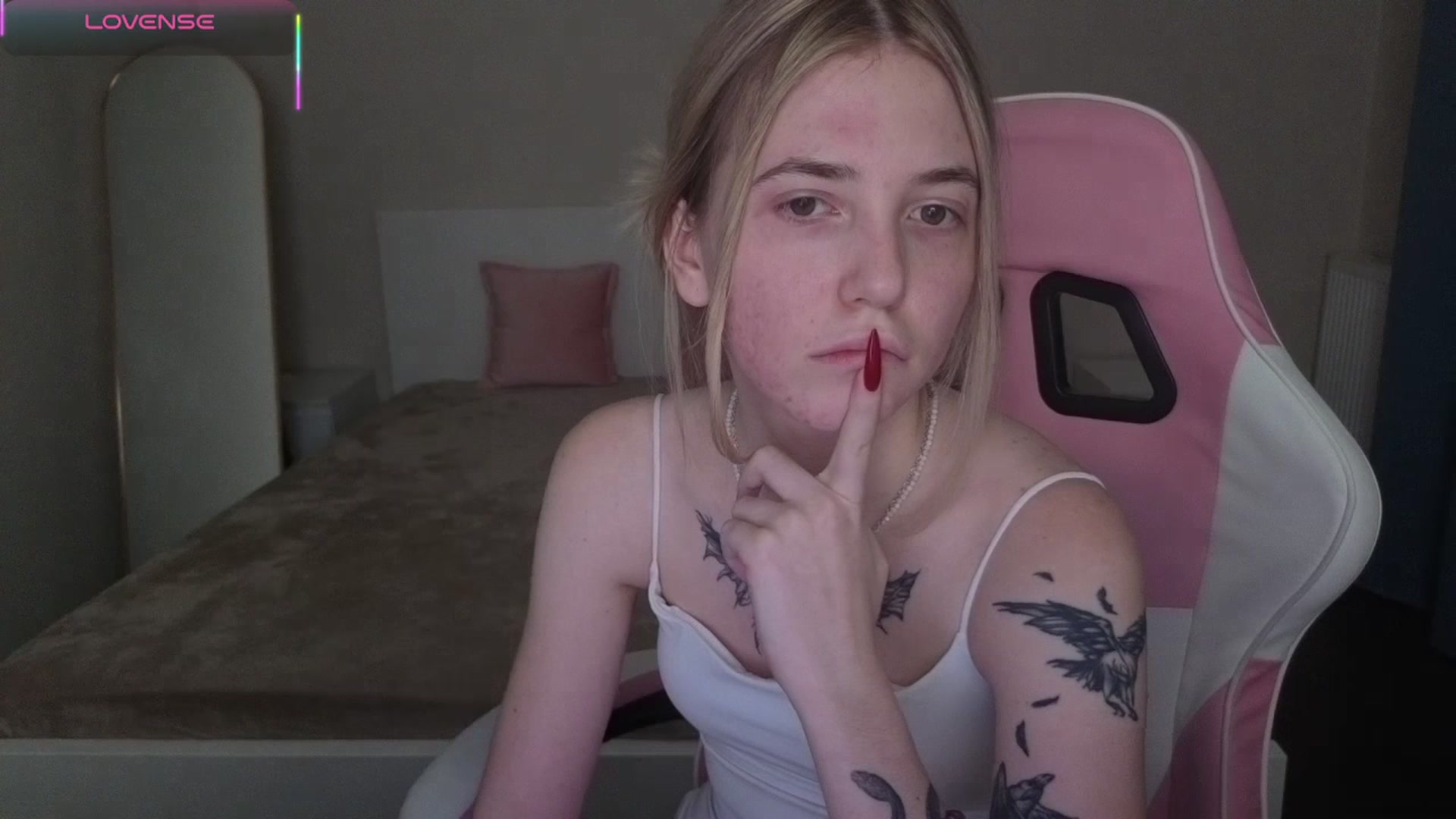Gallery image thumbnail from Serphelia's myfreecams stream on, 04/28/2026, 01:14 image 19 of 20