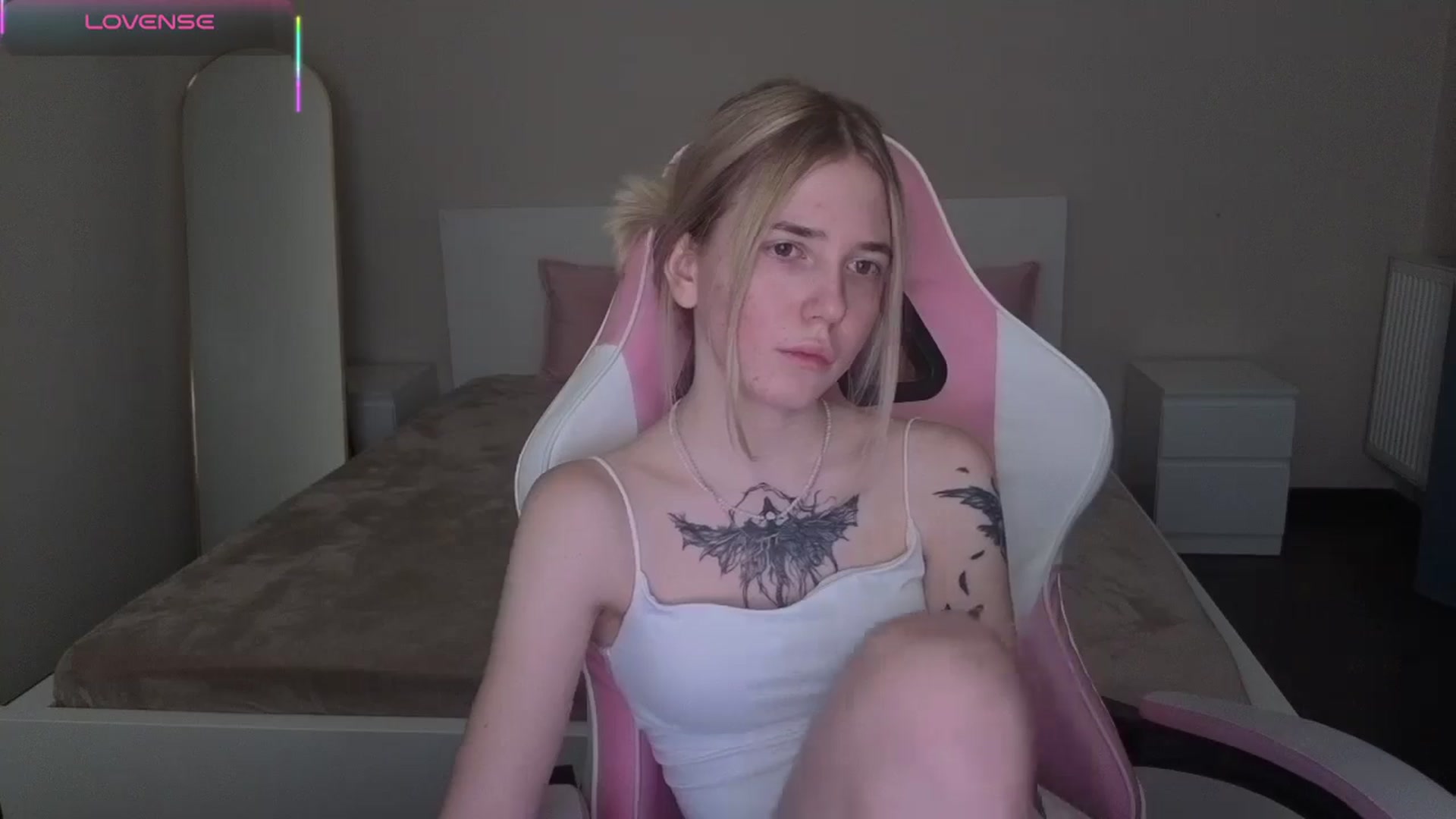 Gallery image thumbnail from Serphelia's myfreecams stream on, 04/28/2026, 01:14 image 10 of 20