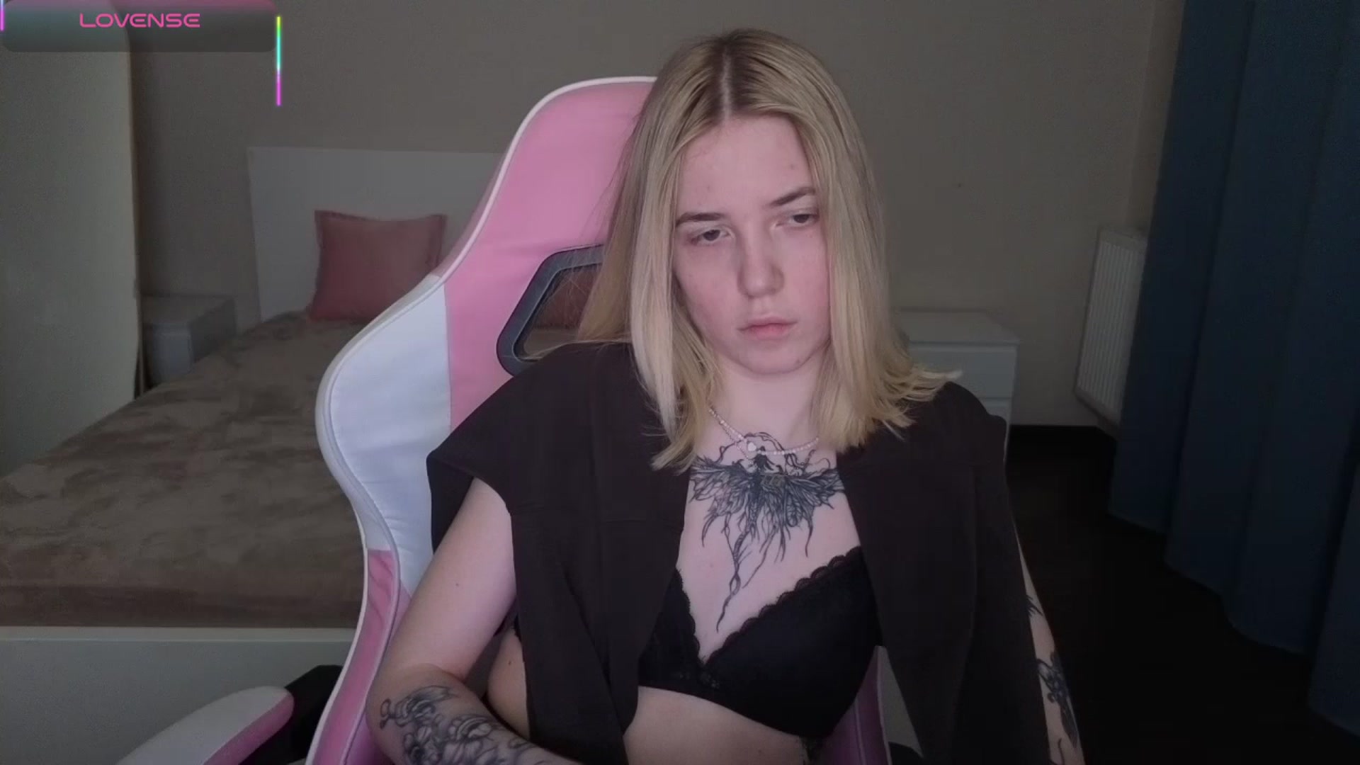 Gallery image thumbnail from Serphelia's myfreecams stream on, 04/29/2026, 19:04 image 16 of 20