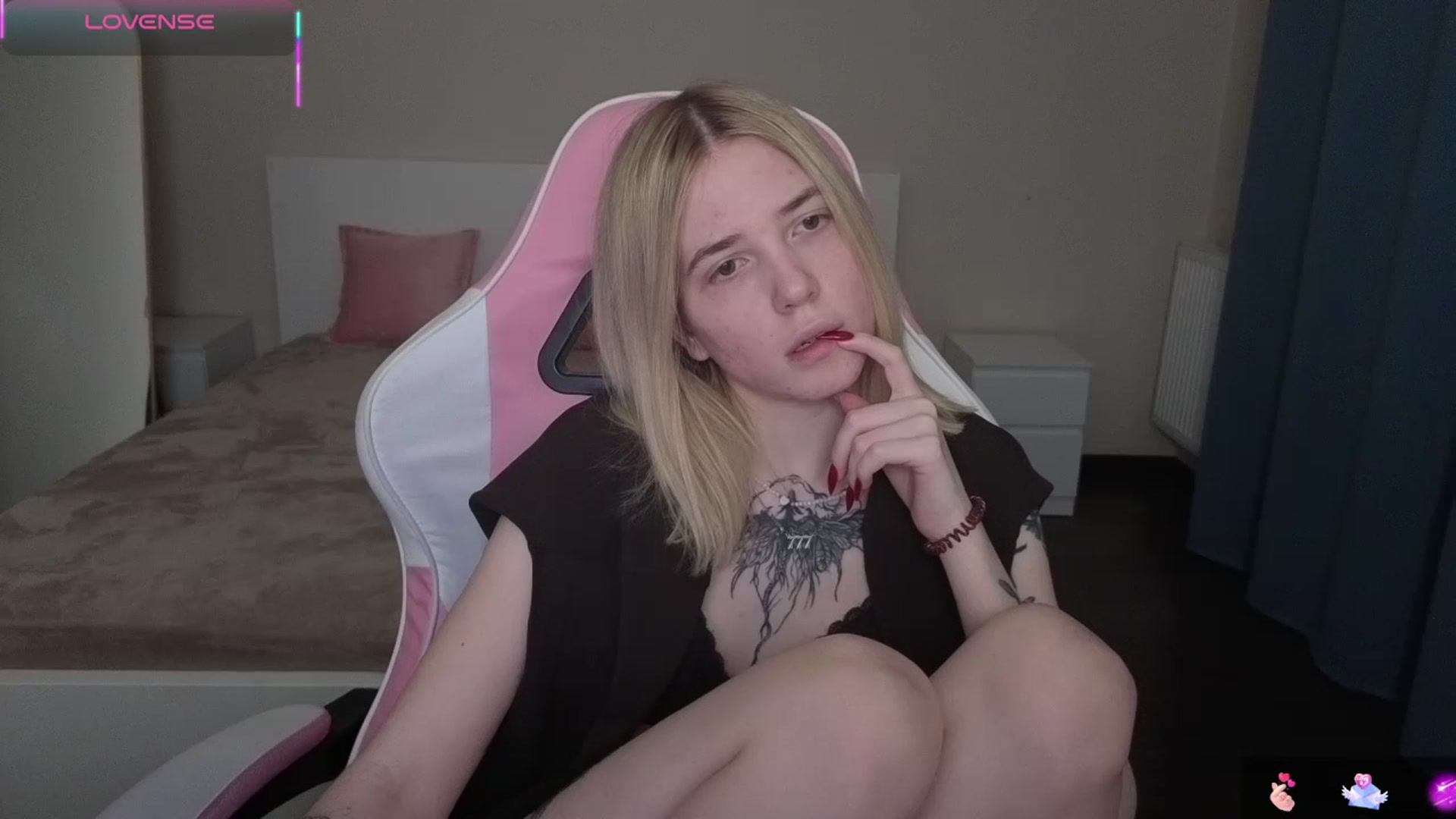 Gallery image thumbnail from Serphelia's myfreecams stream on, 04/29/2026, 19:04 image 15 of 20