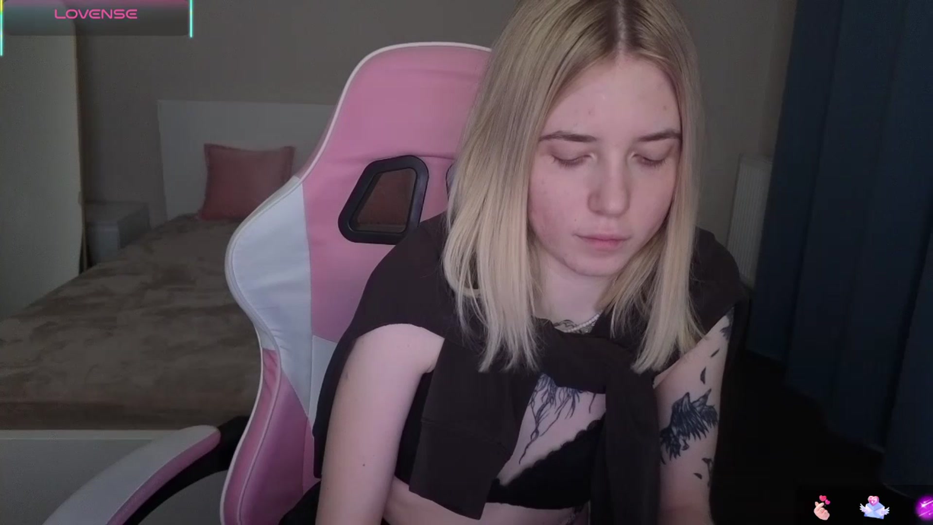 Gallery image thumbnail from Serphelia's myfreecams stream on, 04/29/2026, 19:04 image 12 of 20
