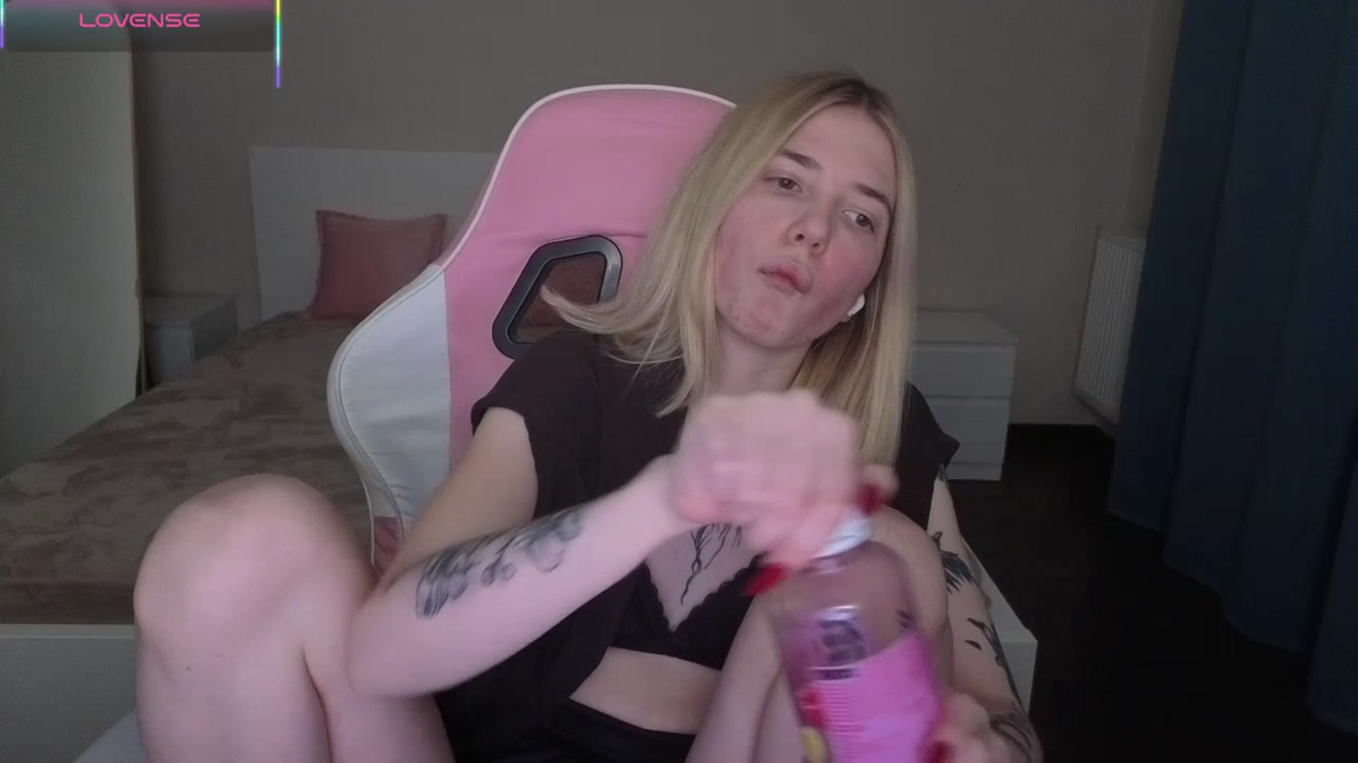 Gallery image thumbnail from Serphelia's myfreecams stream on, 04/29/2026, 19:04 image 14 of 20