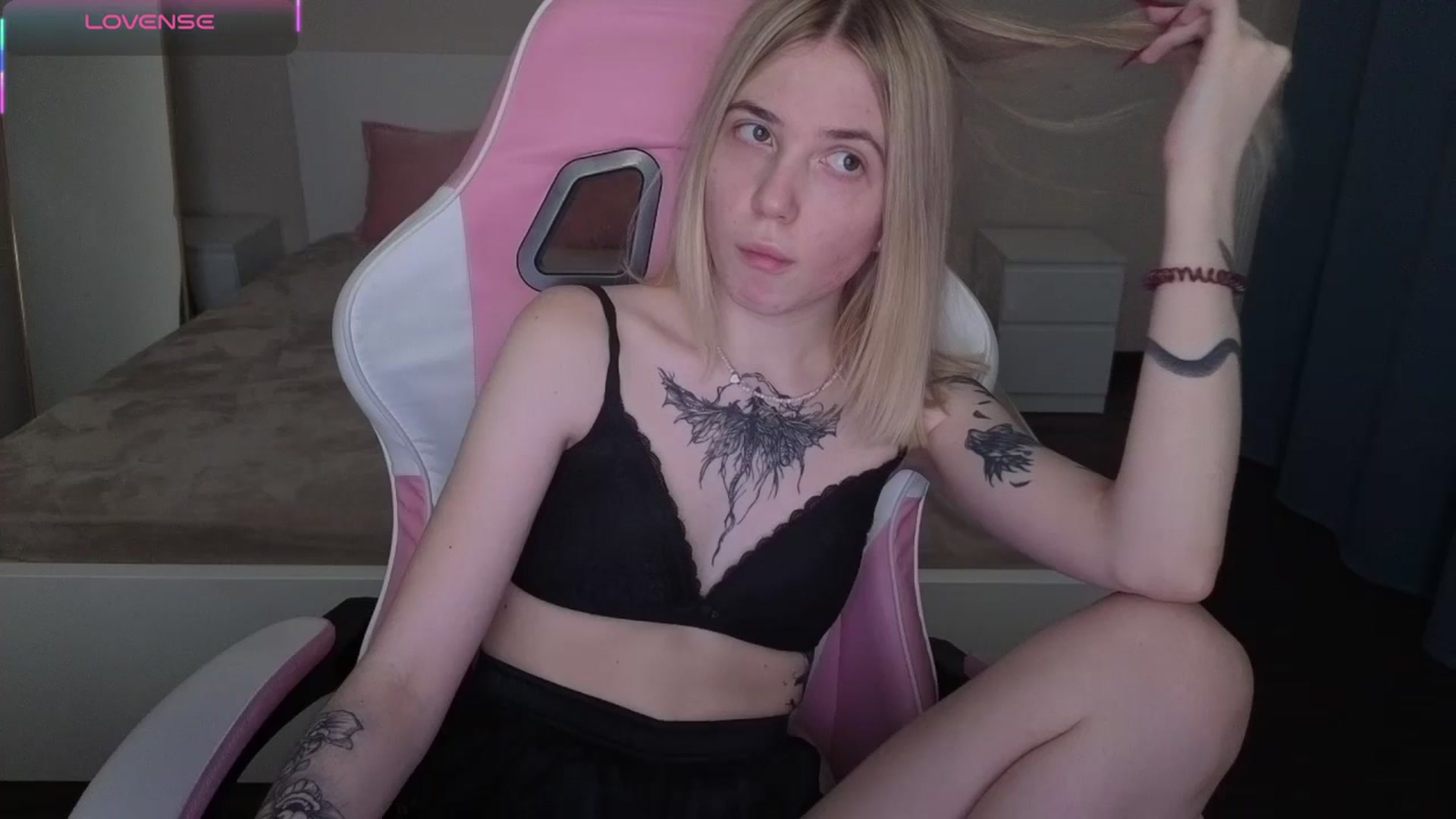 Gallery image thumbnail from Serphelia's myfreecams stream on, 04/29/2026, 19:04 image 19 of 20
