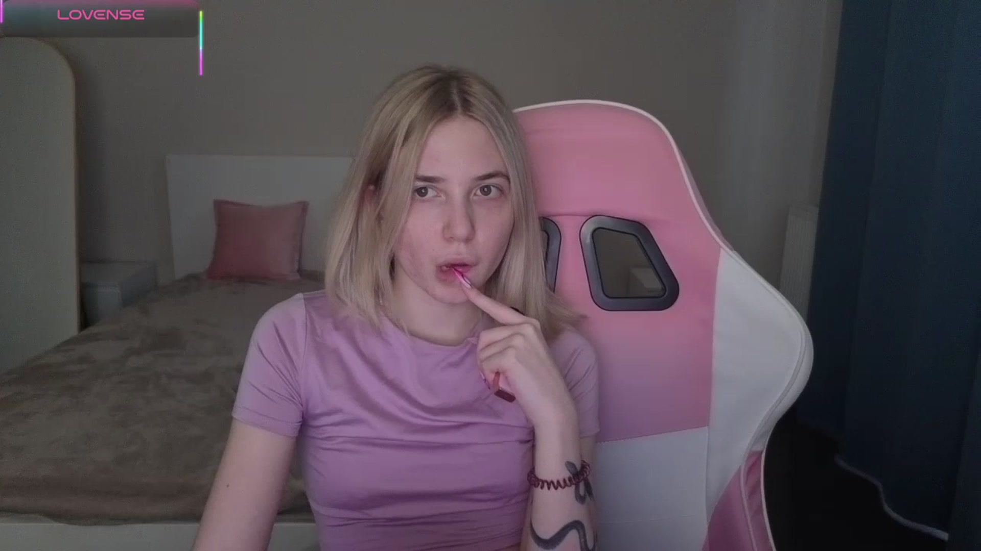 Gallery image thumbnail from Serphelia's myfreecams stream on, 05/02/2026, 17:28 image 17 of 20