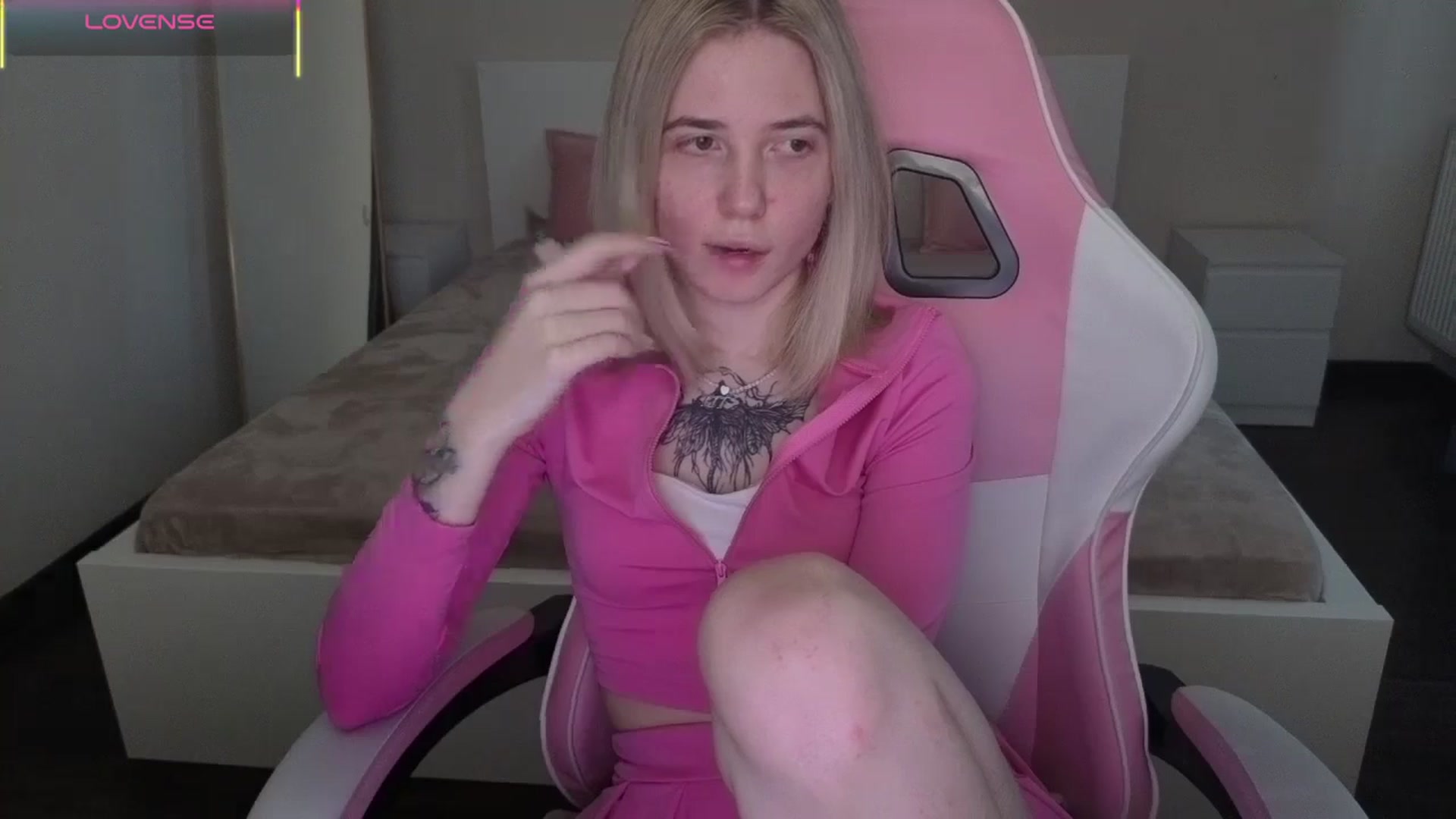 Gallery image thumbnail from Serphelia's myfreecams stream on, 05/03/2026, 16:59 image 16 of 20