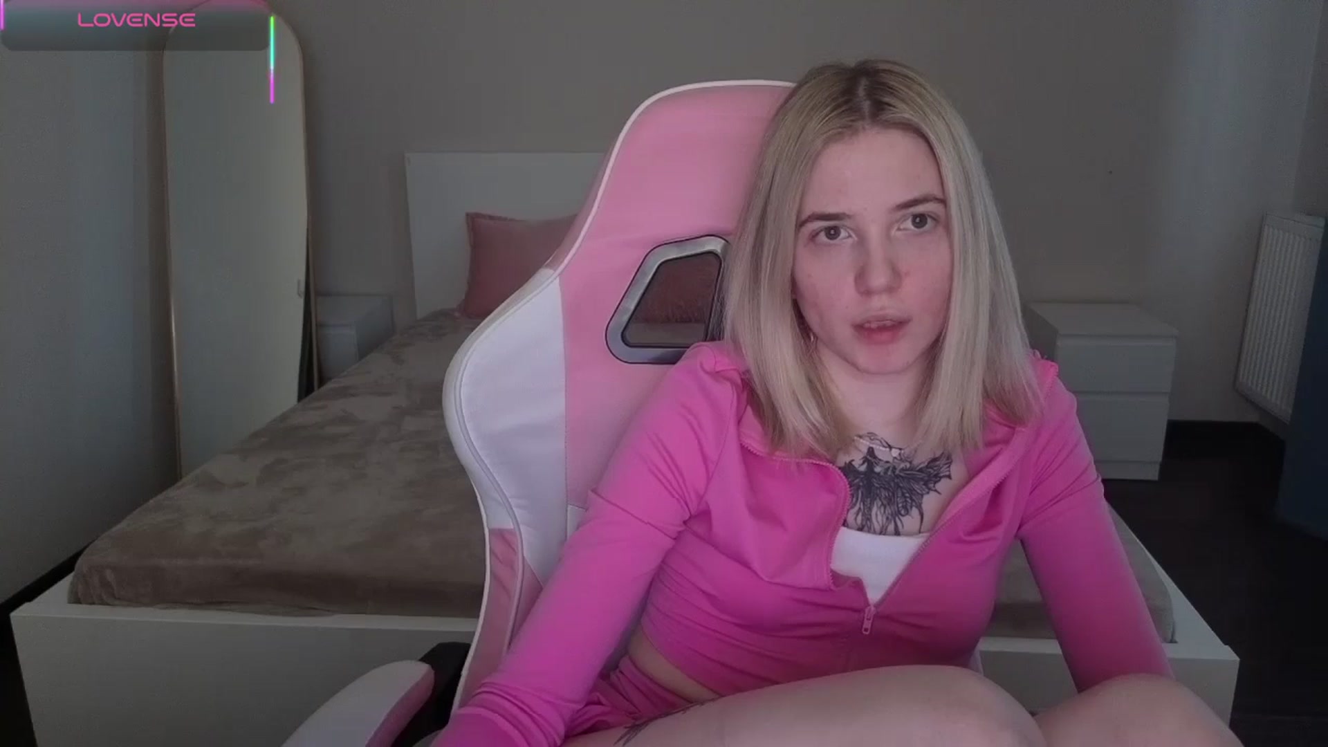 Gallery image thumbnail from Serphelia's myfreecams stream on, 05/03/2026, 16:59 image 18 of 20