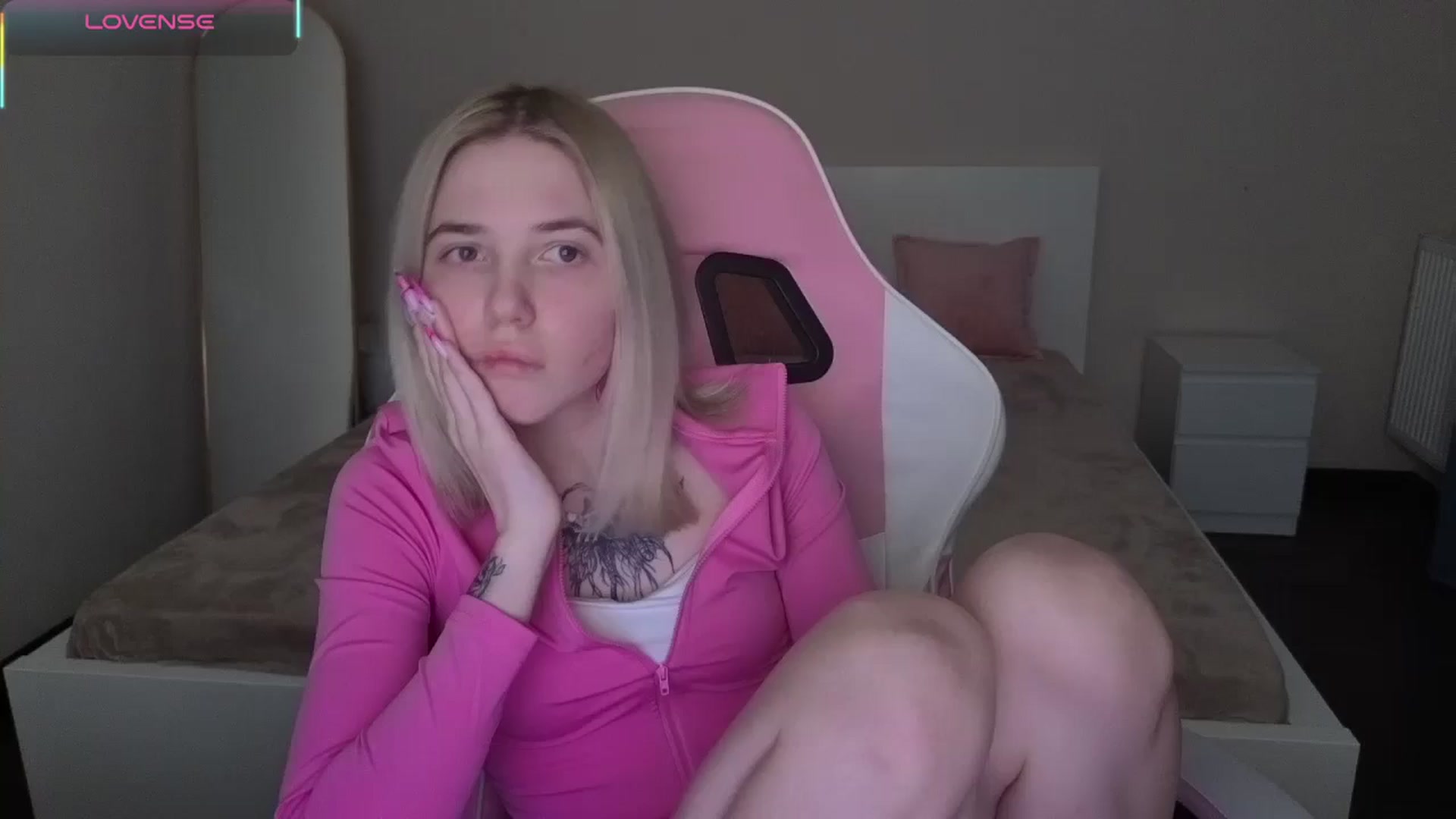 Gallery image thumbnail from Serphelia's myfreecams stream on, 05/03/2026, 19:59 image 12 of 20