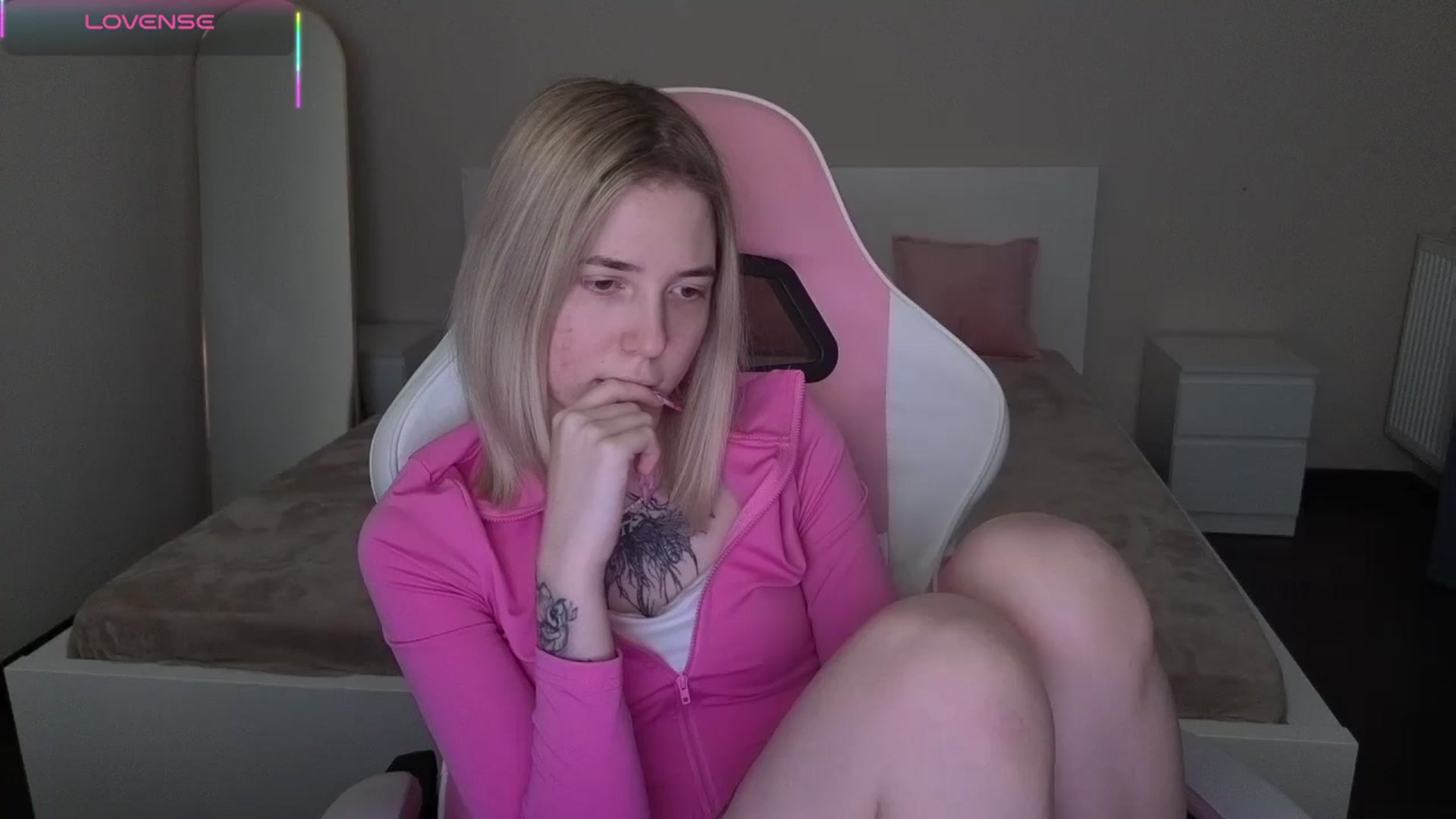 Gallery image thumbnail from Serphelia's myfreecams stream on, 05/03/2026, 19:59 image 14 of 20
